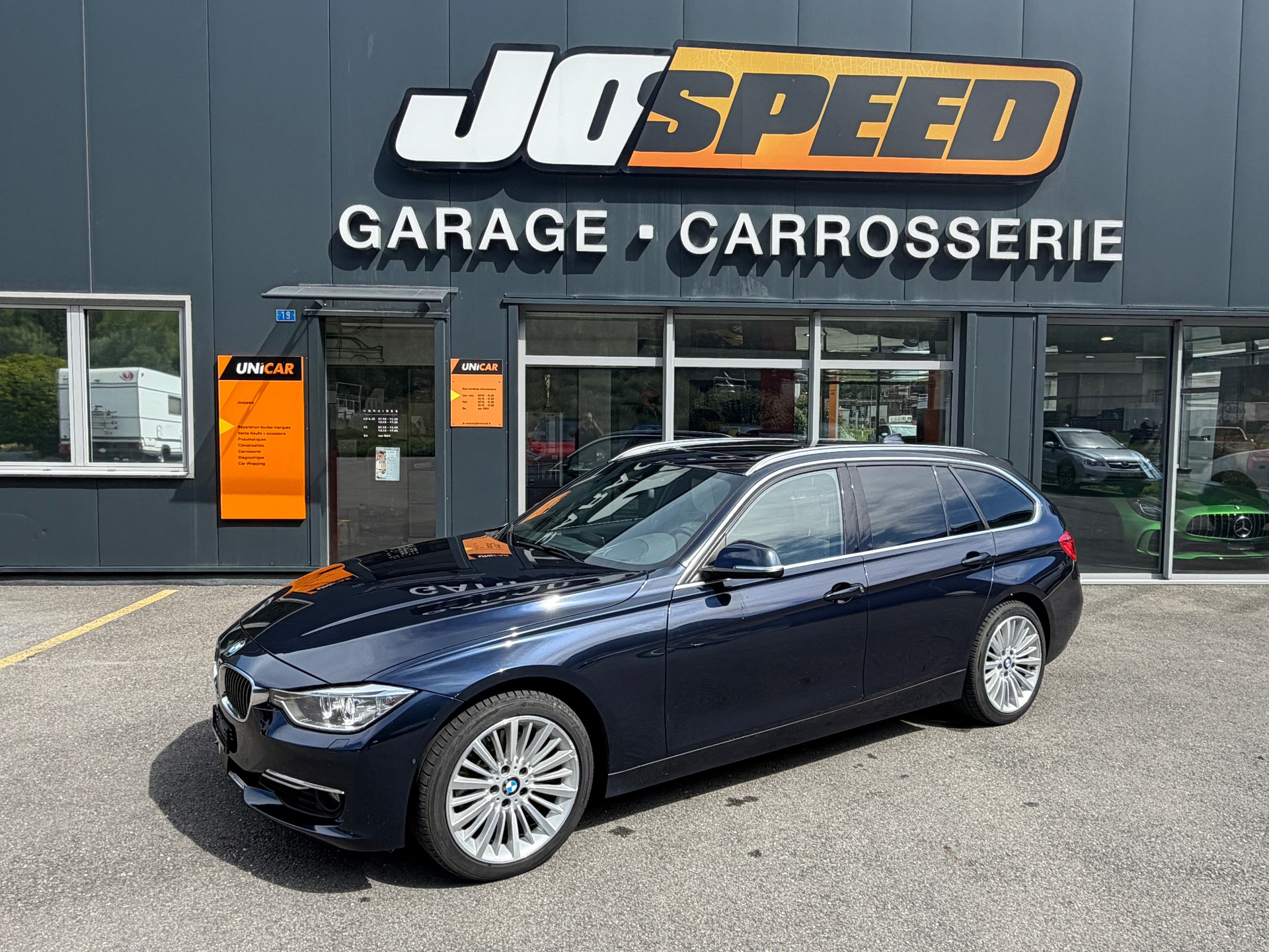BMW 330d xDrive Touring Luxury Line Steptronic