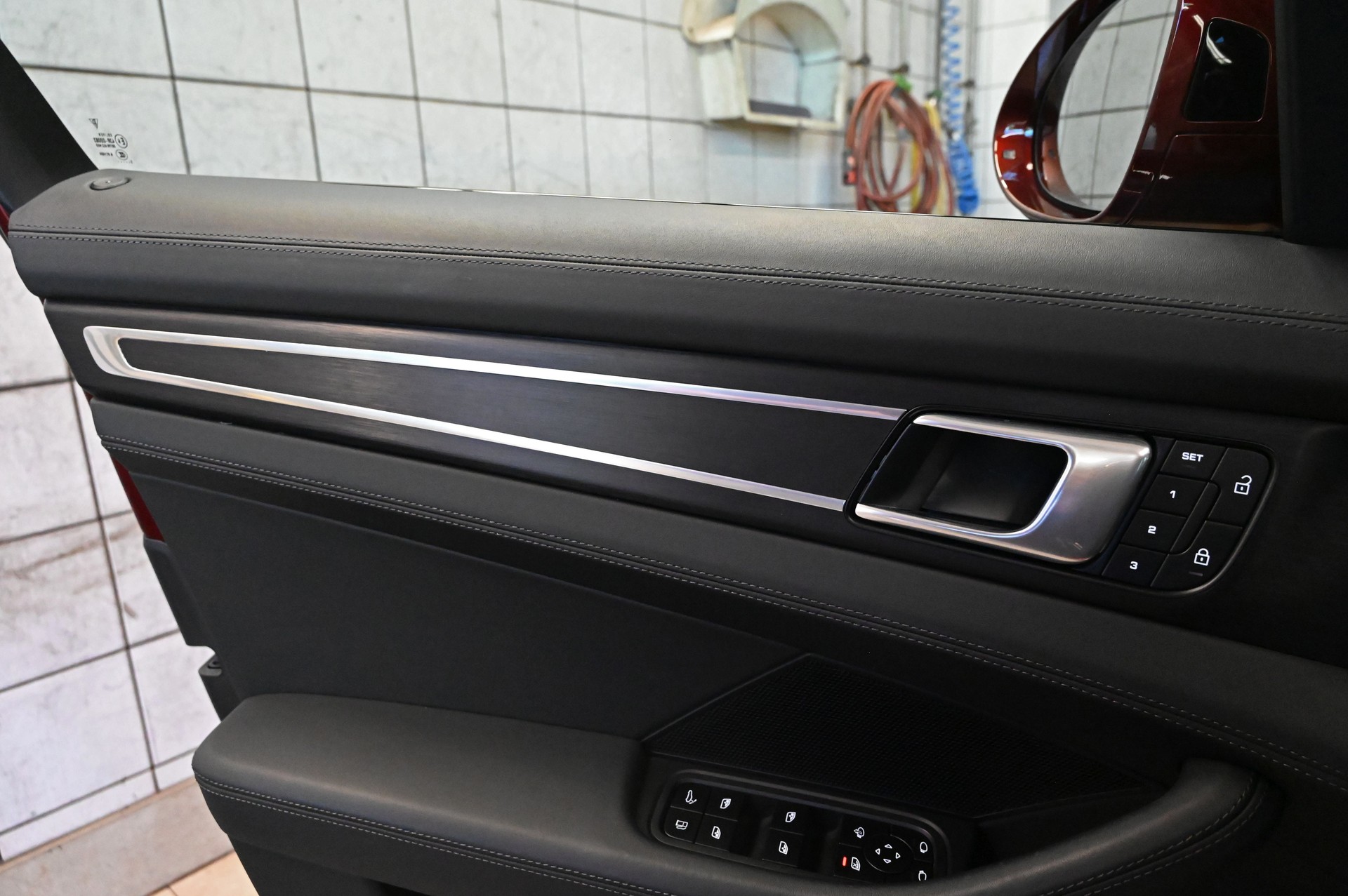 PORSCHE Panamera 4 E-Hybrid PDK "cherry metallic"-image-18