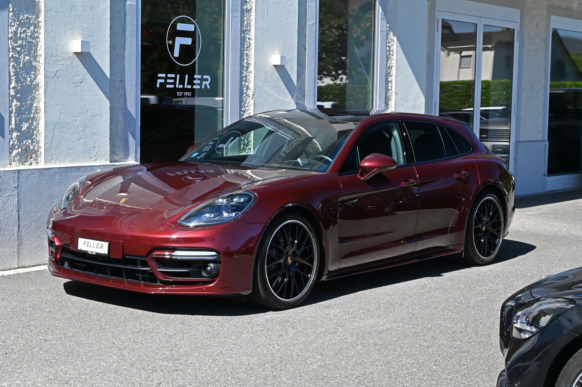 PORSCHE Panamera 4 E-Hybrid PDK "cherry metallic"