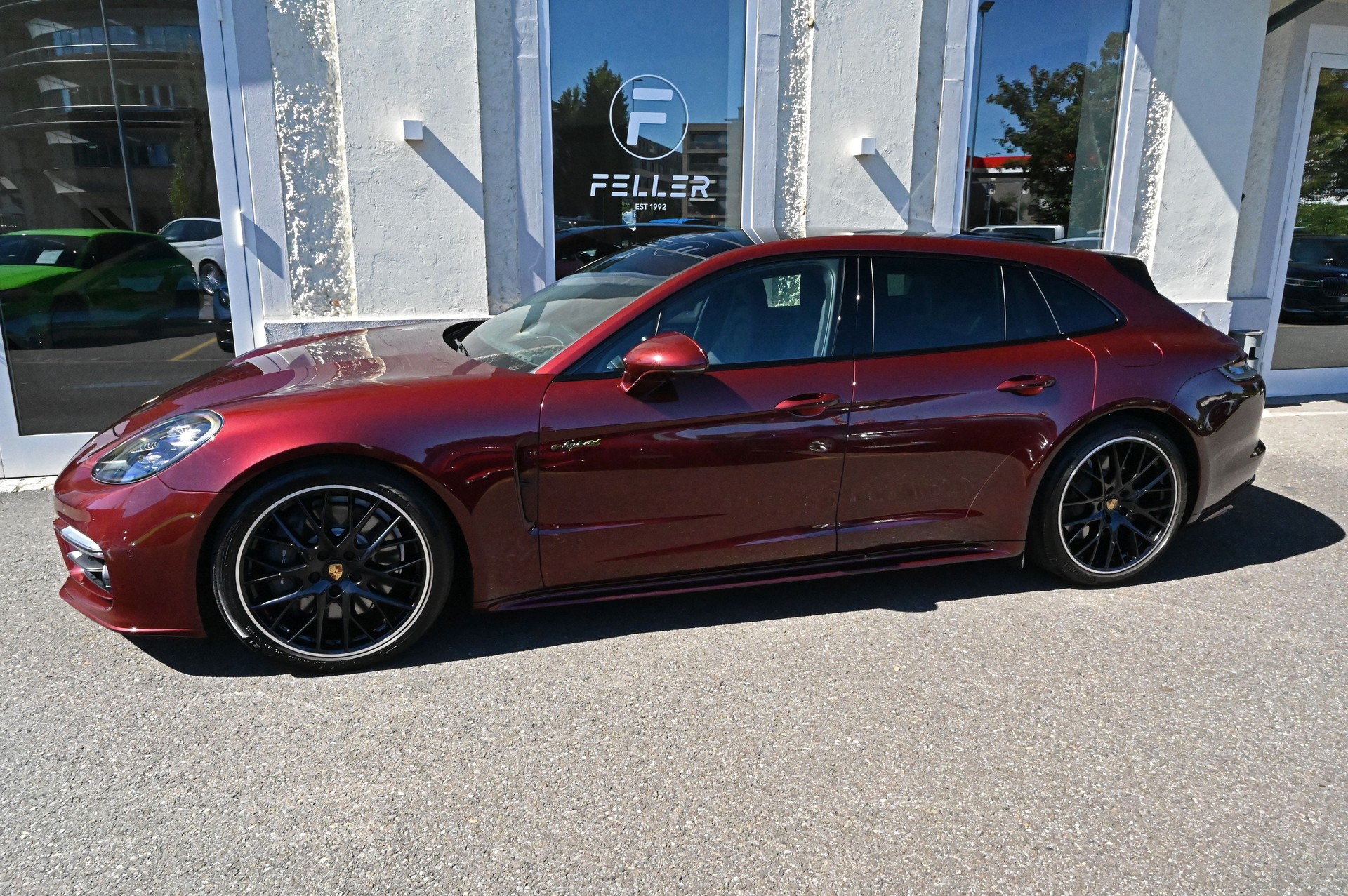 PORSCHE Panamera 4 E-Hybrid PDK "cherry metallic"-image-5