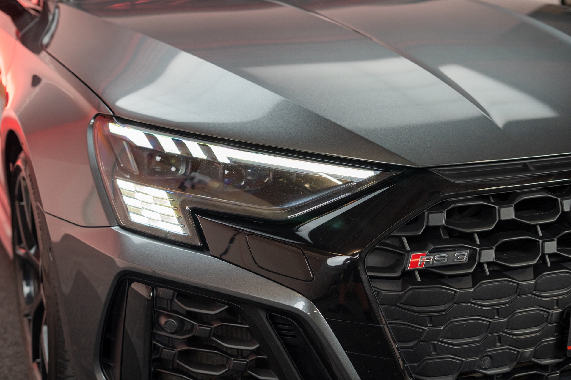 AUDI RS3 Limousine 2.5 TFSI quattro S-Tronic / Rückfahrkamera / Tempomat / Ambientebeleuchtung-image-27