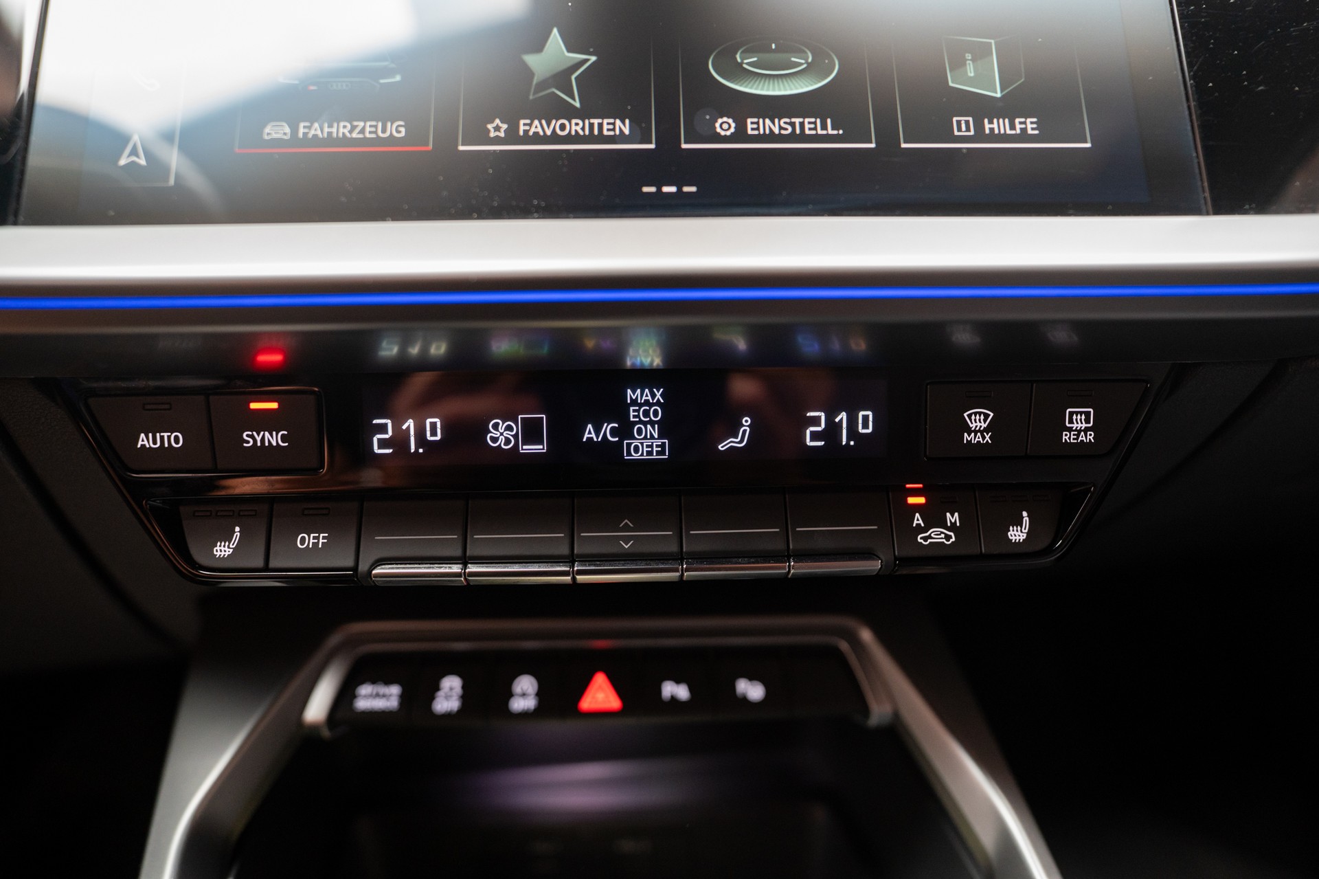 AUDI RS3 Limousine 2.5 TFSI quattro S-Tronic / Rückfahrkamera / Tempomat / Ambientebeleuchtung-image-26