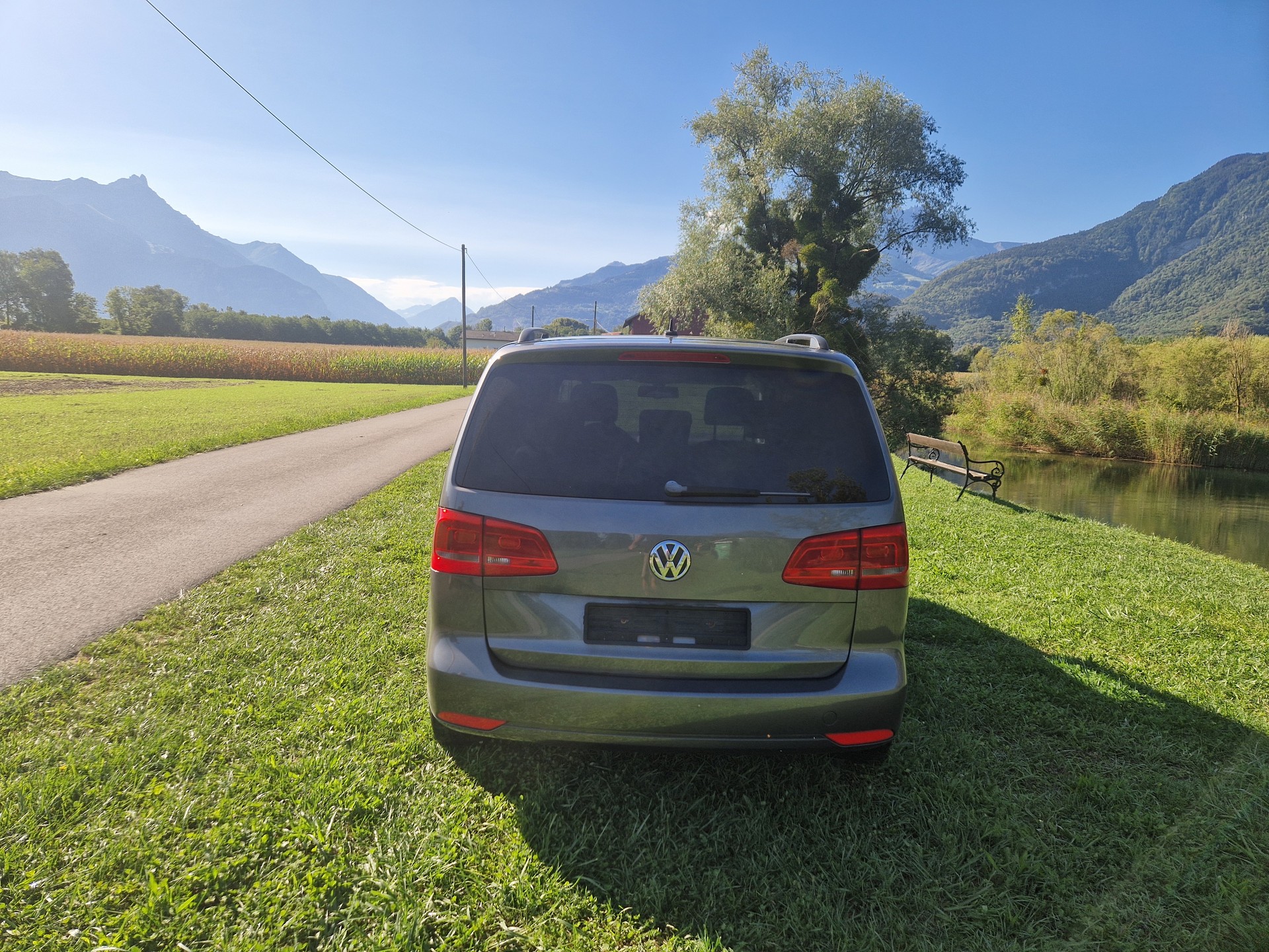 VW Touran 2.0 TDI BlueMotion Technology Design-image-4