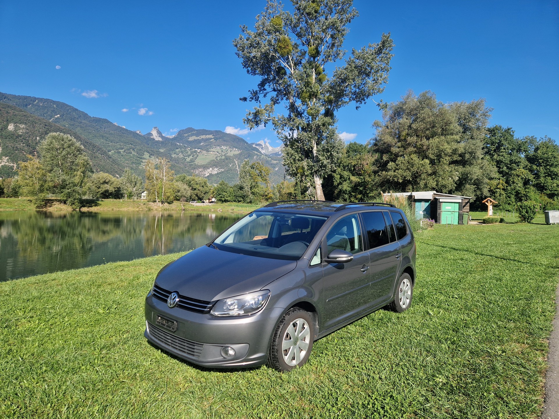 VW Touran 2.0 TDI BlueMotion Technology Design