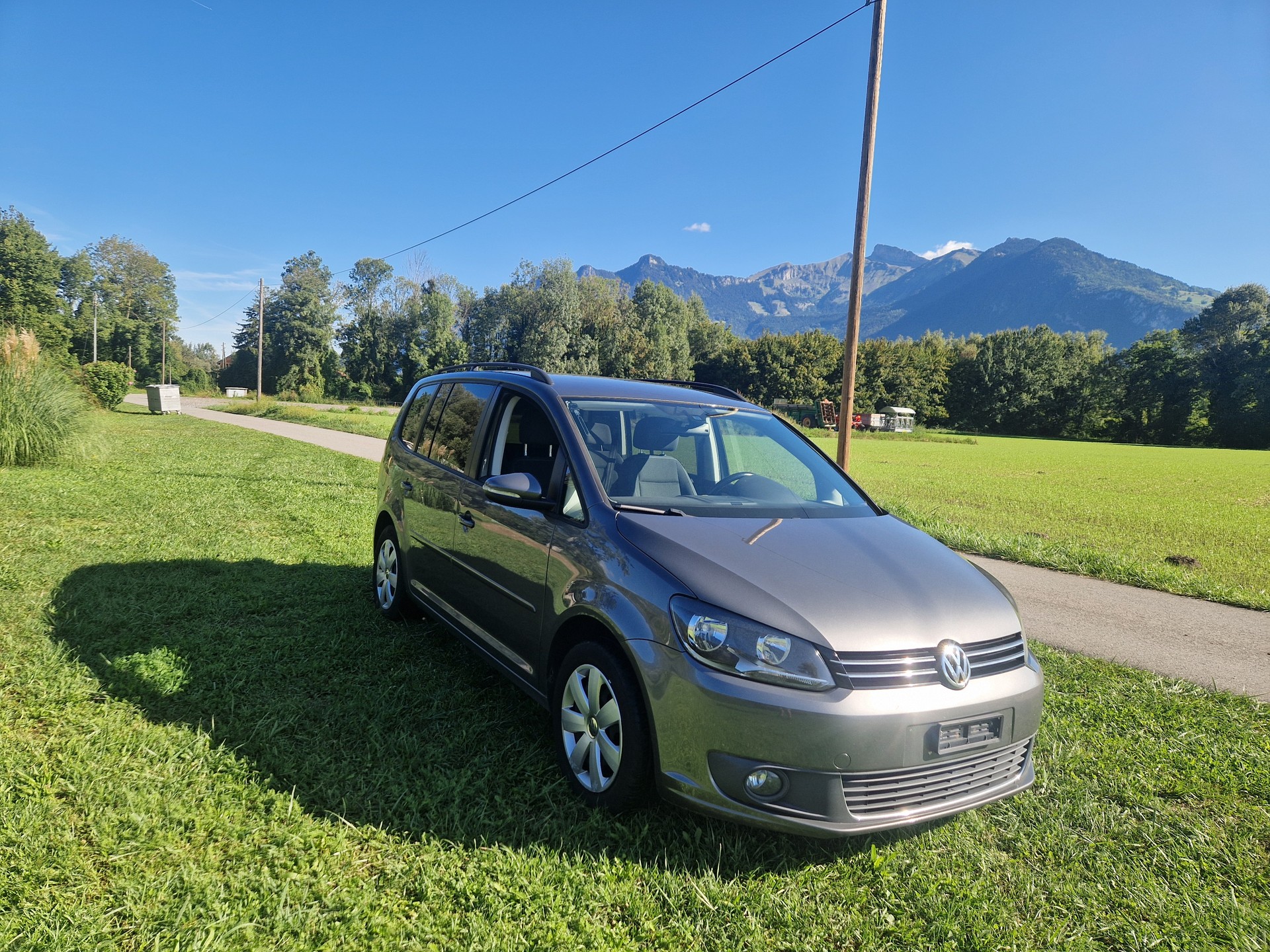 VW Touran 2.0 TDI BlueMotion Technology Design-image-2