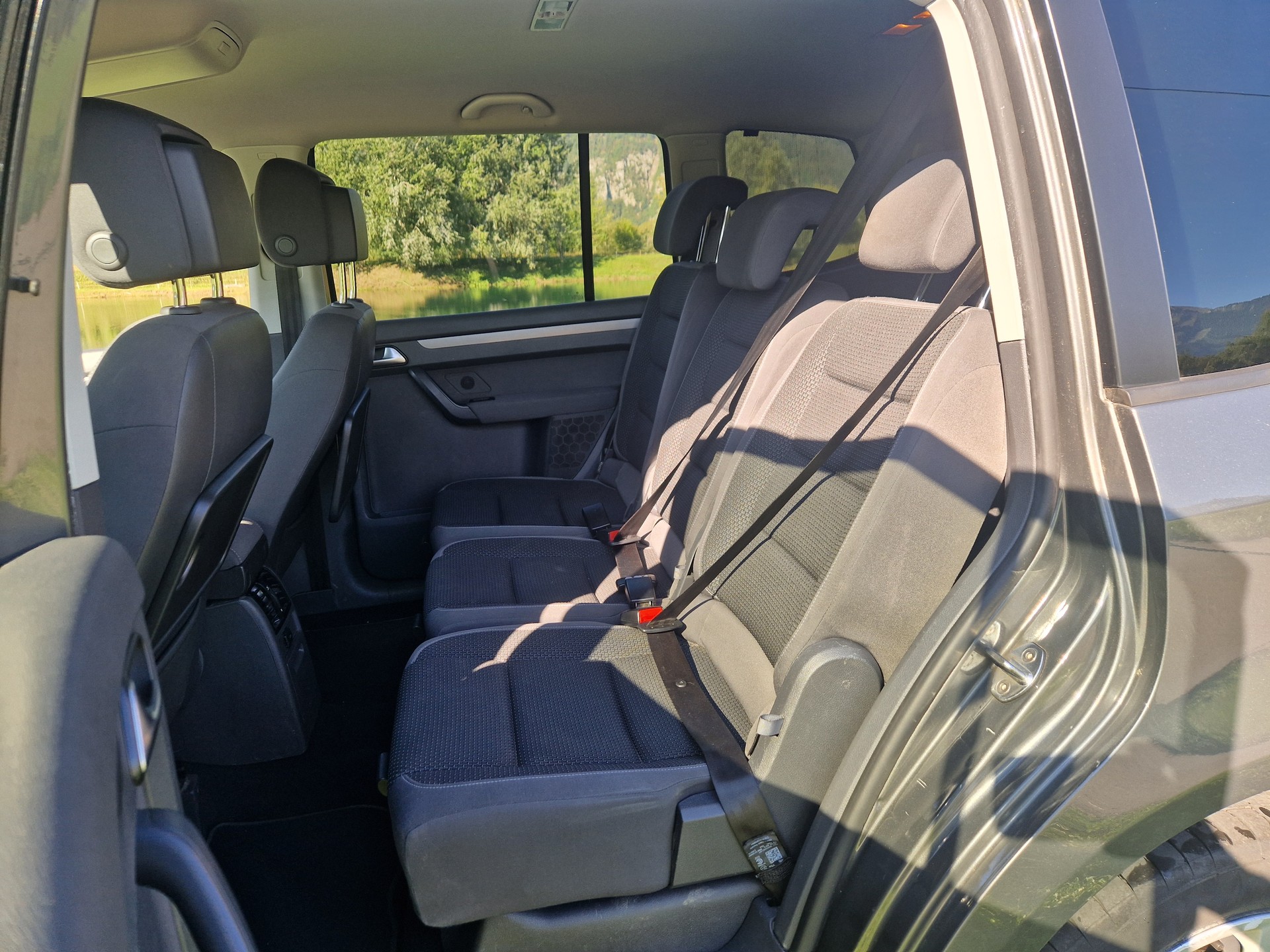 VW Touran 2.0 TDI BlueMotion Technology Design-image-6