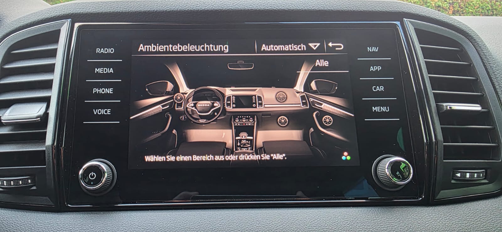 SKODA Karoq 2.0 TSI SportLine 4x4 DSG-image-16