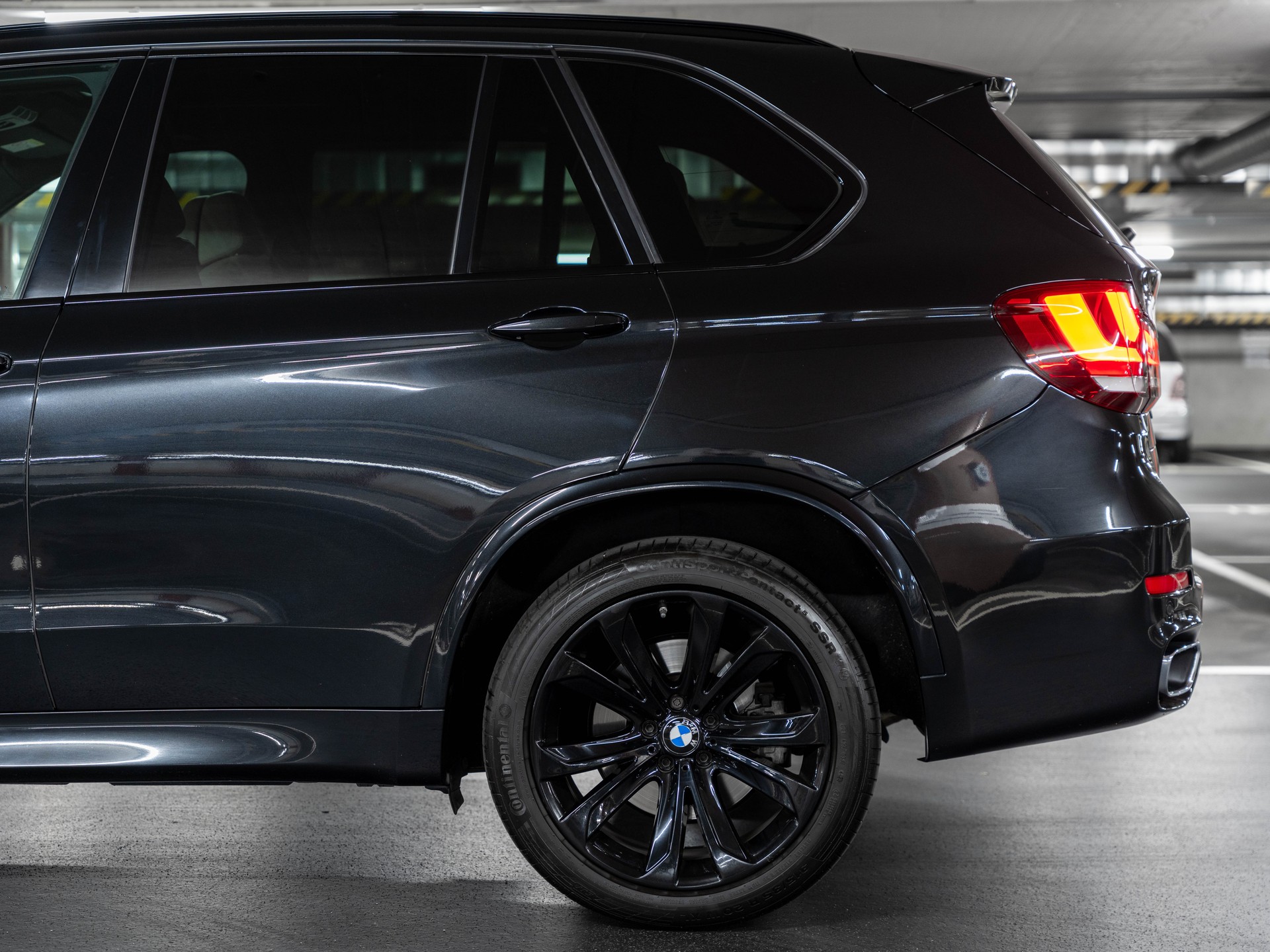 BMW X5 xDrive 40d Steptronic M-Paket-showroom-element-3