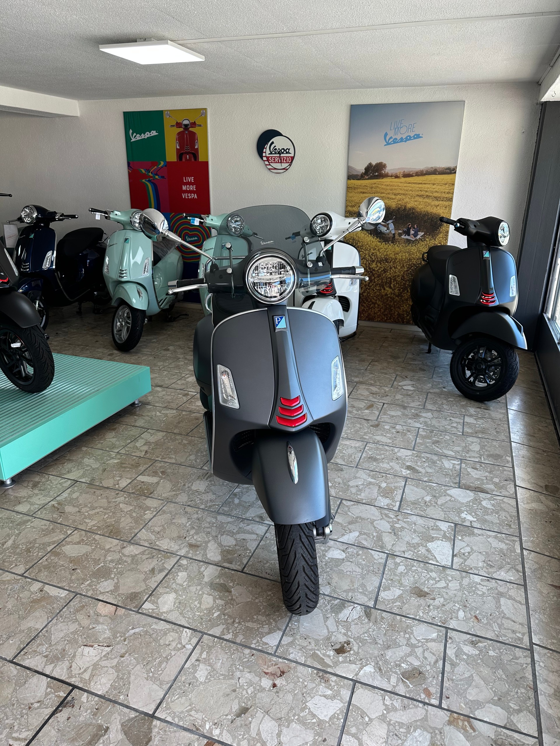 PIAGGIO Vespa GTS 300 Super Sport ABS-image-0