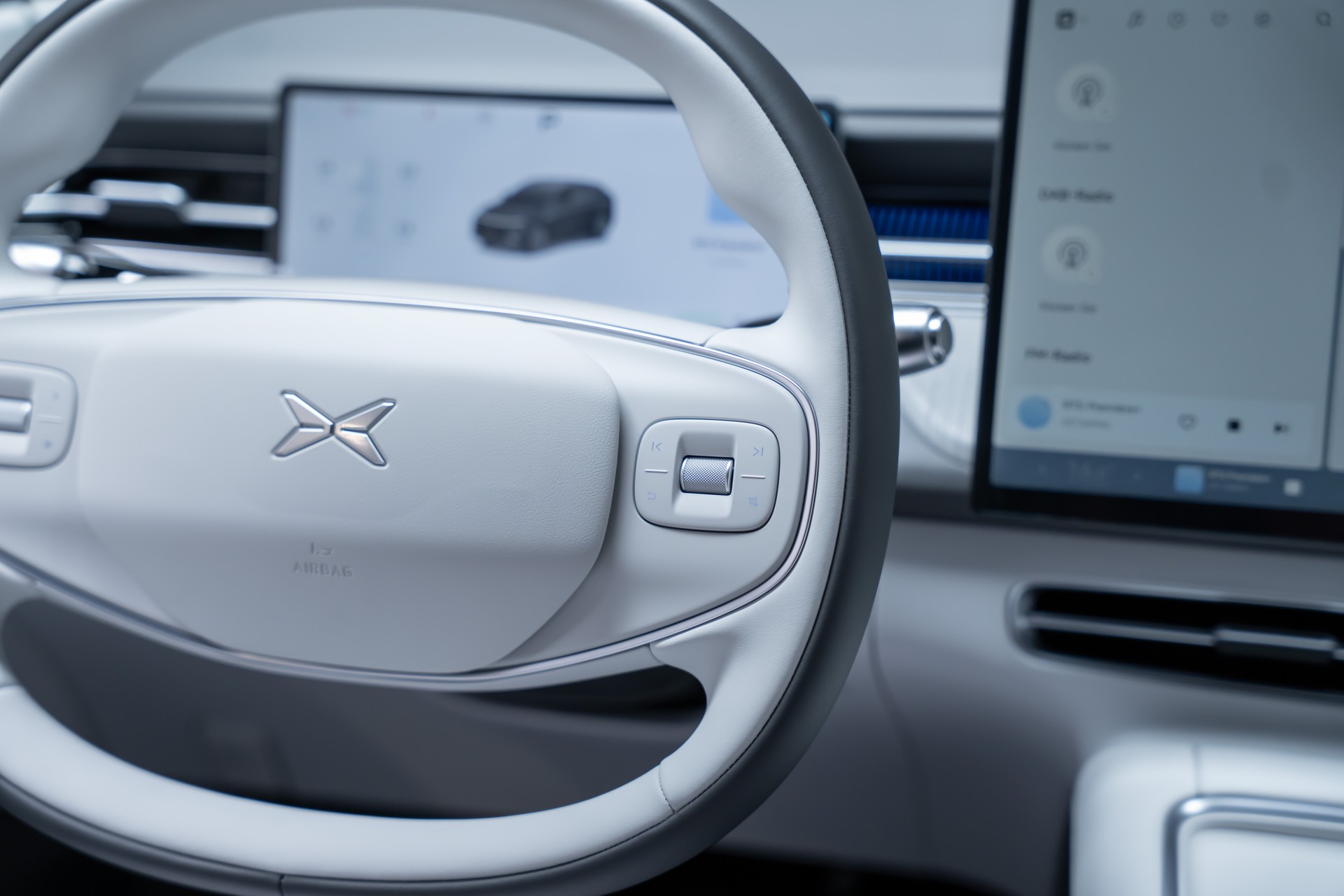 XPENG G6 80kWh Performance AWD / Anhängerkupplung schwenkbar / Panoramadach / 360° Kamera-image-26