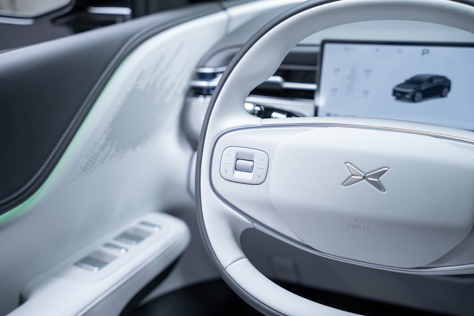 XPENG G6 80kWh Performance AWD / Anhängerkupplung schwenkbar / Panoramadach / 360° Kamera-image-25