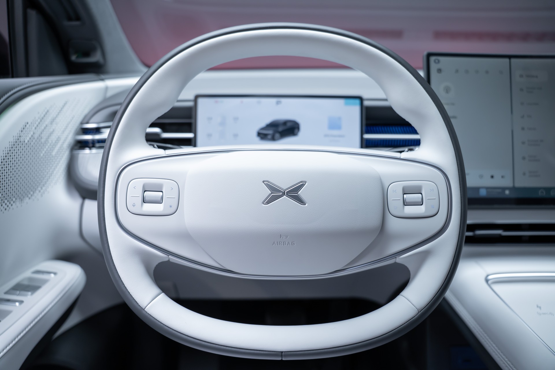 XPENG G6 80kWh Performance AWD / Anhängerkupplung schwenkbar / Panoramadach / 360° Kamera-image-27