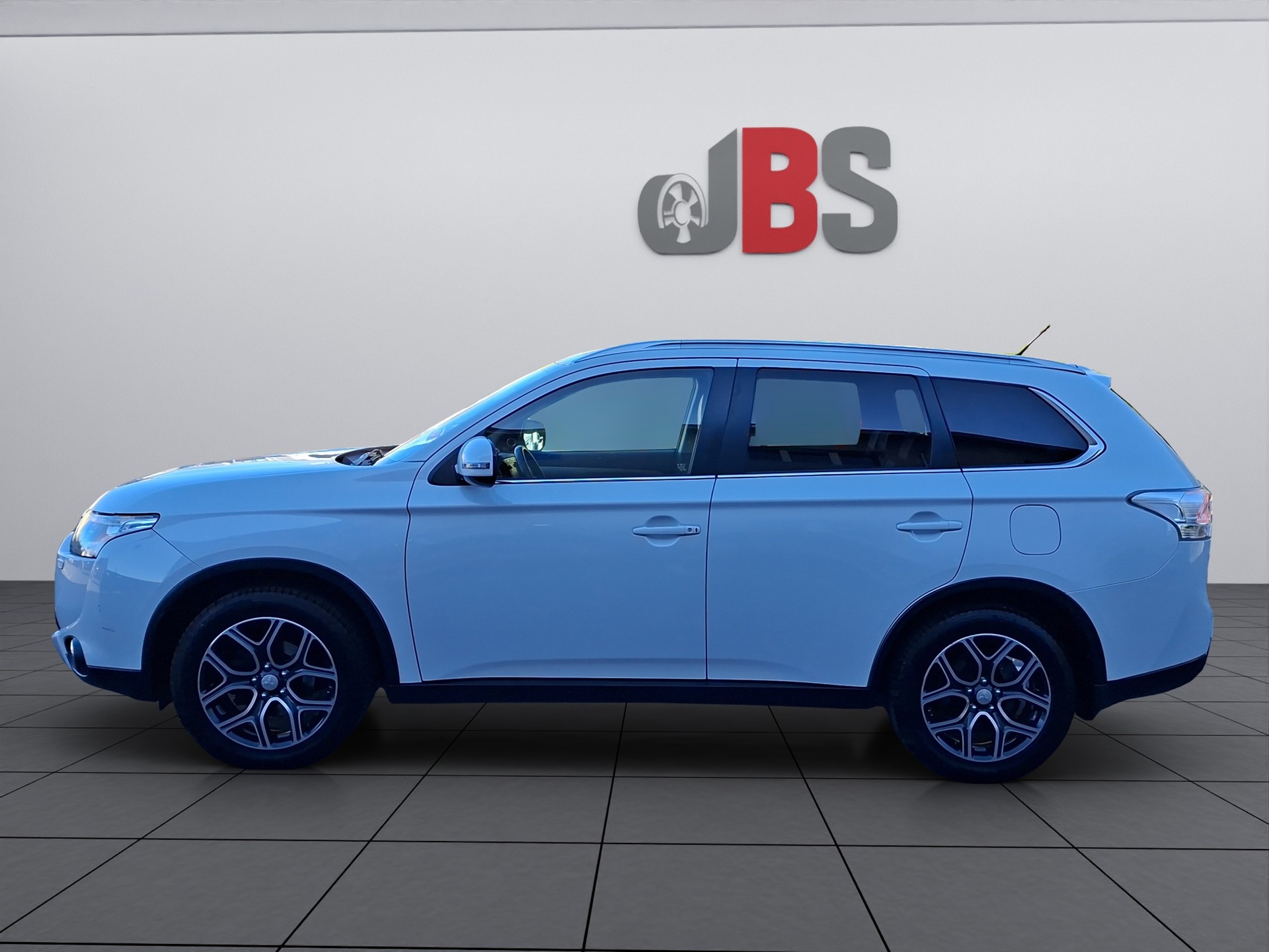 MITSUBISHI Outlander 2.2 DID Intense Safety 4WD Automatic-showroom-element-2