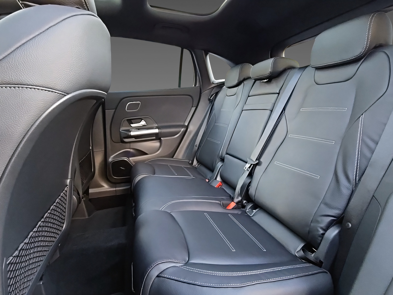 MERCEDES-BENZ GLA 45 S 4Matic+-image-10