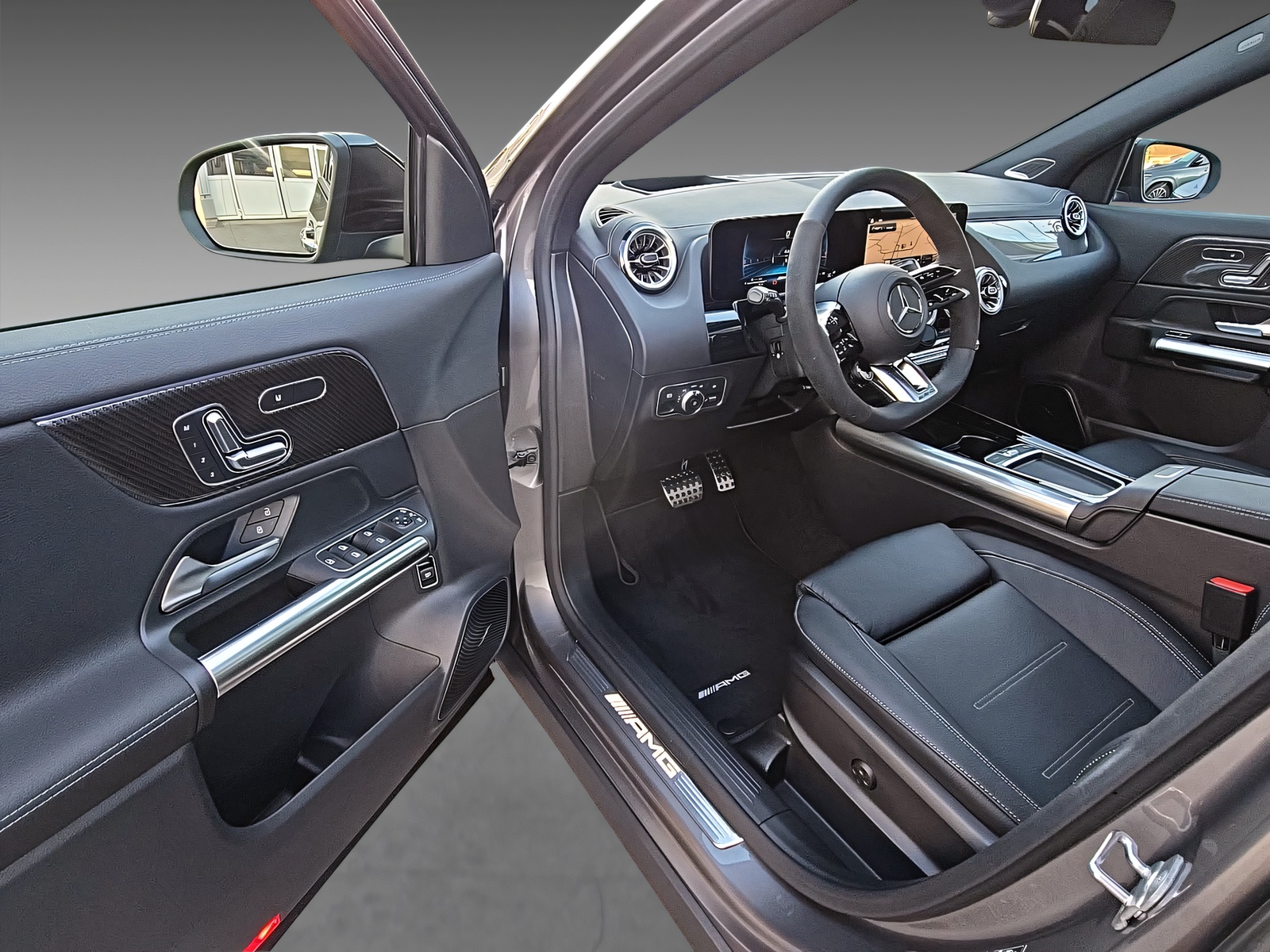 MERCEDES-BENZ GLA 45 S 4Matic+-image-13