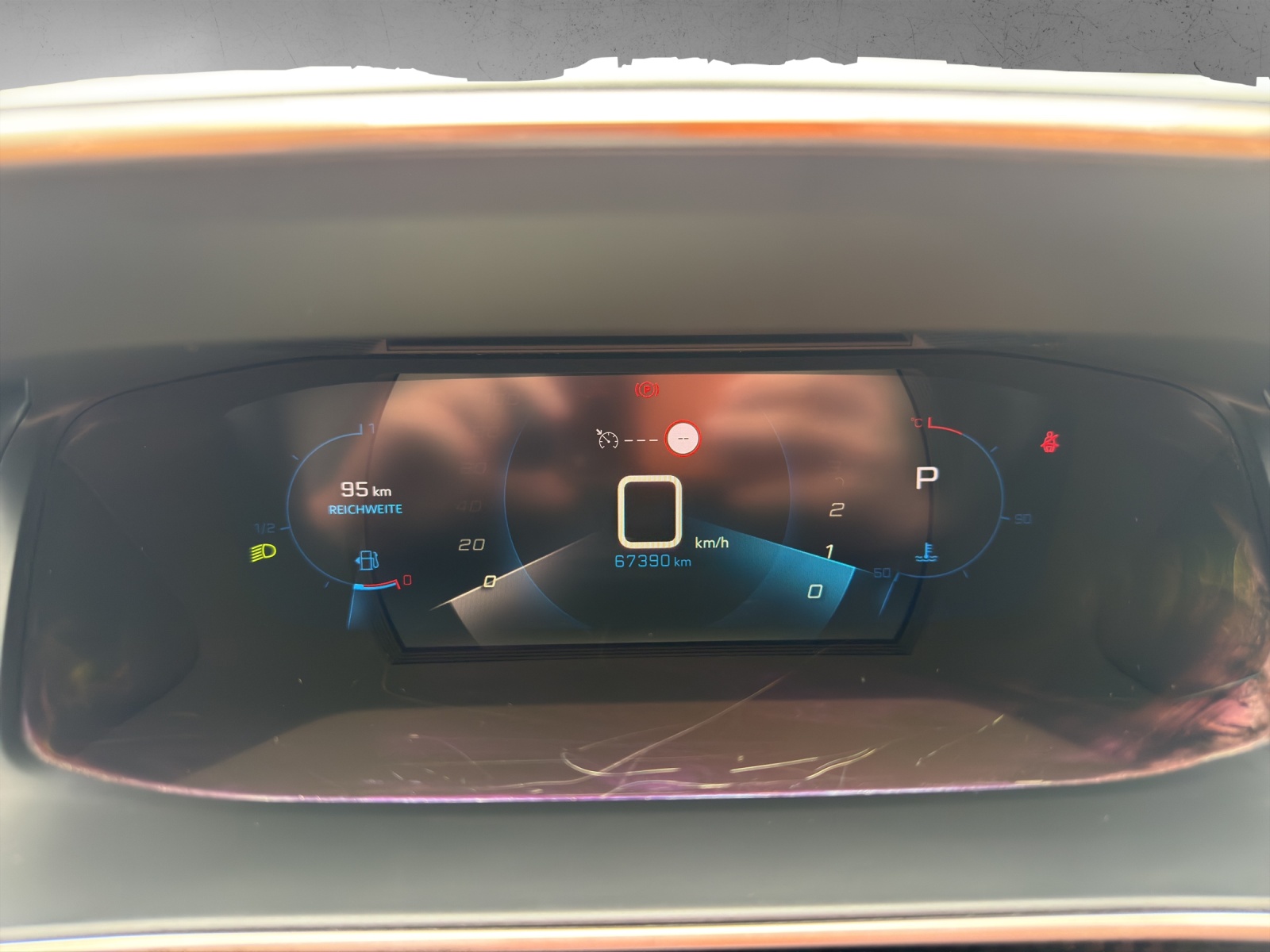 PEUGEOT 2008 1.2 PureTech Allure EAT8-image-7