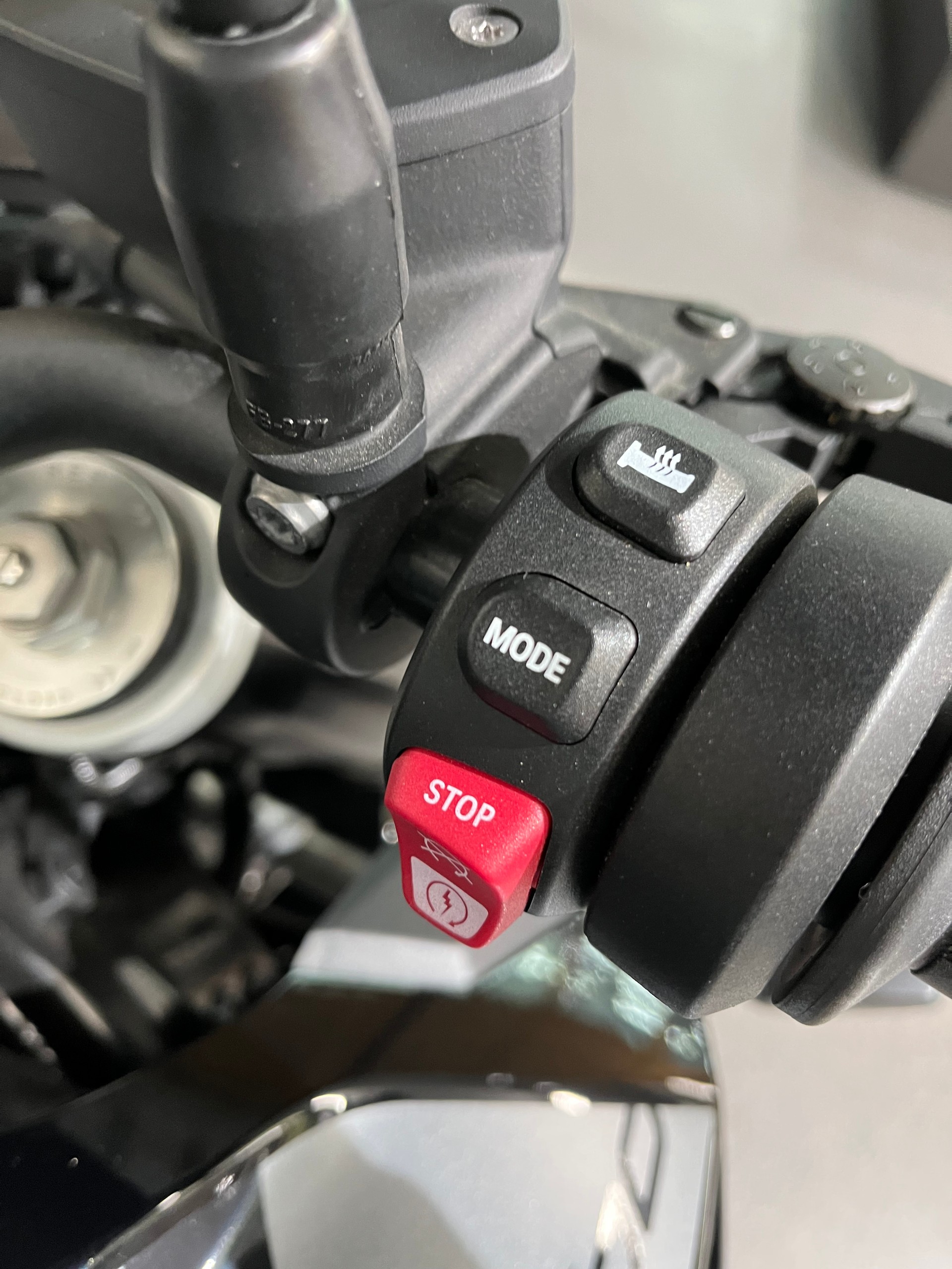 BMW F 900 R A2 (35kW) - Youngster-Edition-image-4