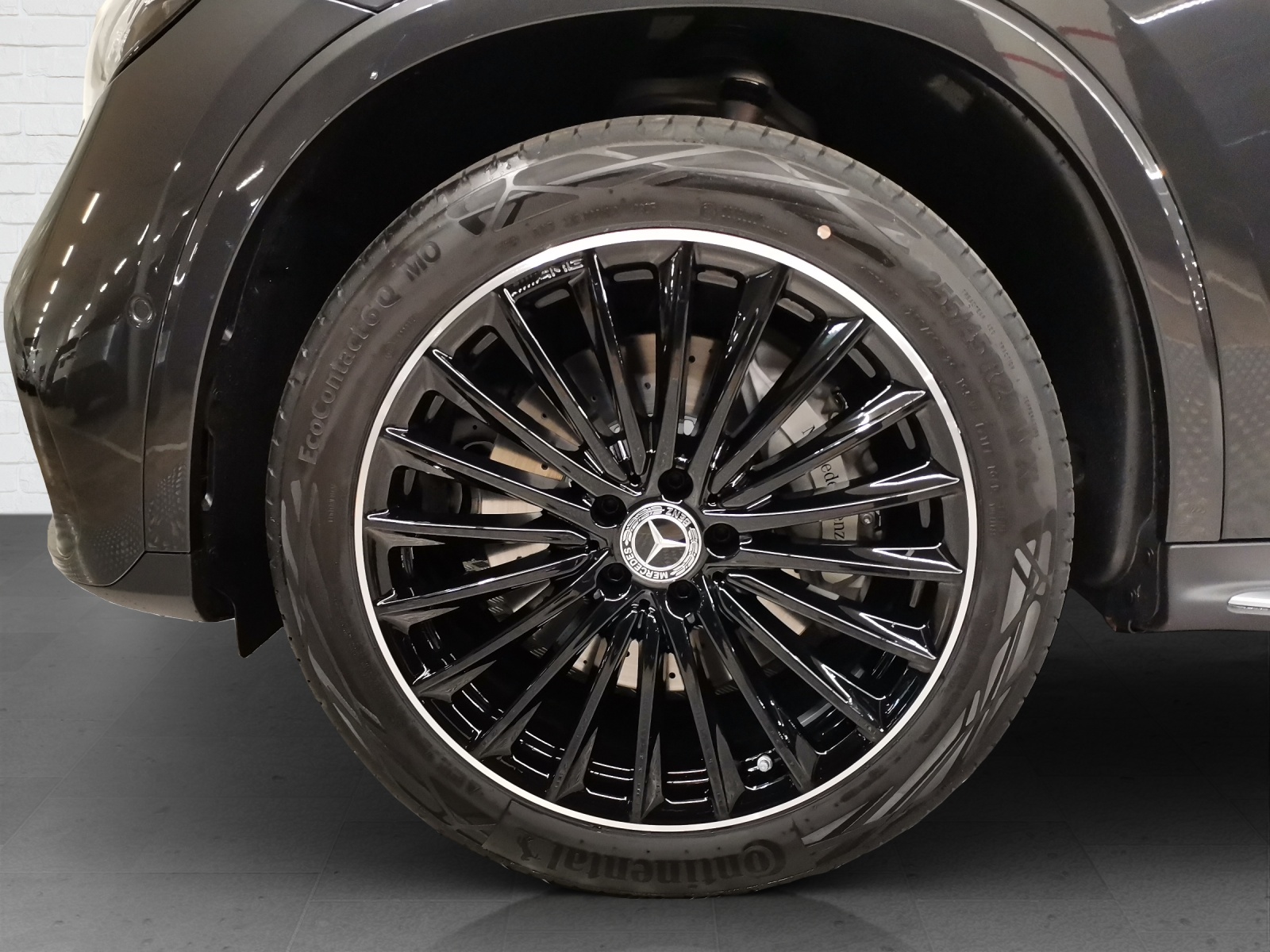 MERCEDES-BENZ GLC 300 AMG Line 4Matic-image-5