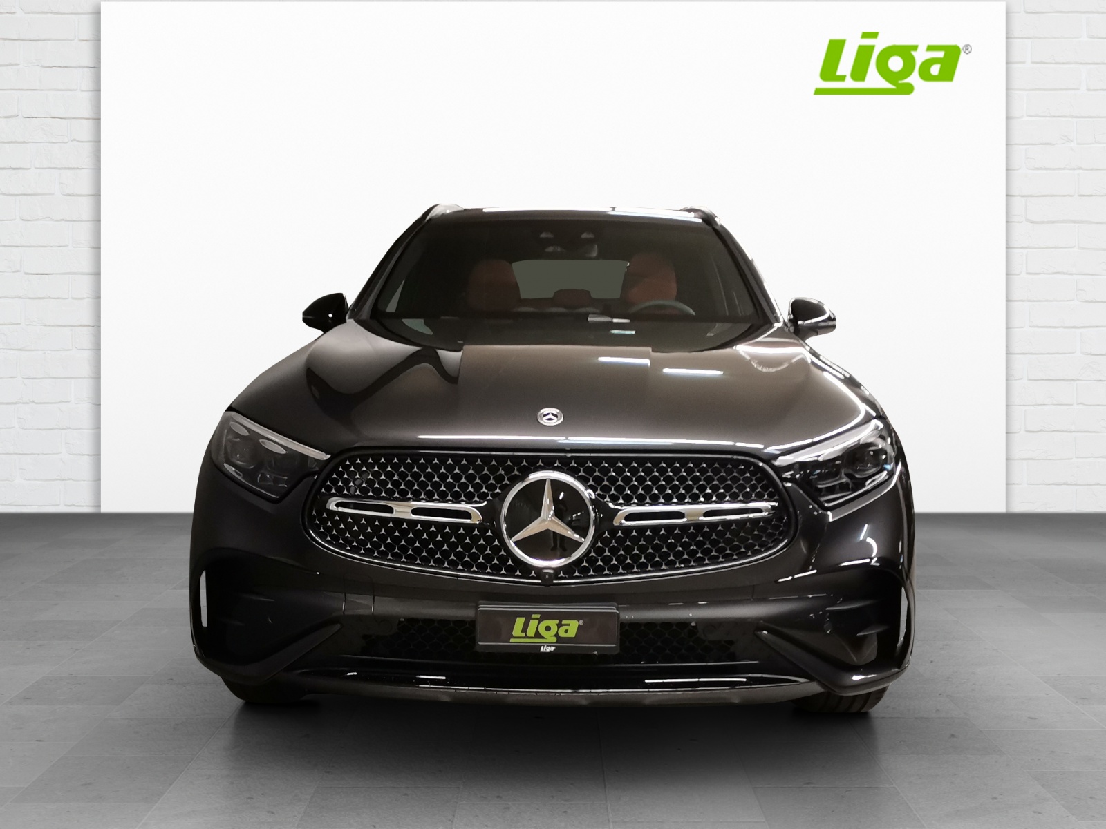 MERCEDES-BENZ GLC 300 AMG Line 4Matic-showroom-element-2