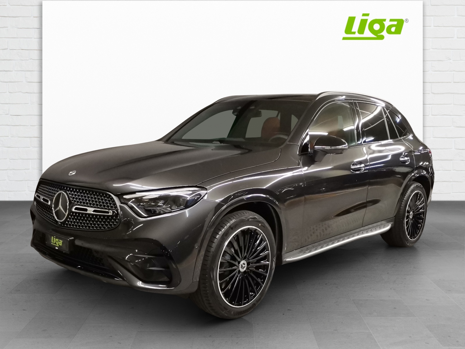 MERCEDES-BENZ GLC 300 AMG Line 4Matic-showroom-element-1