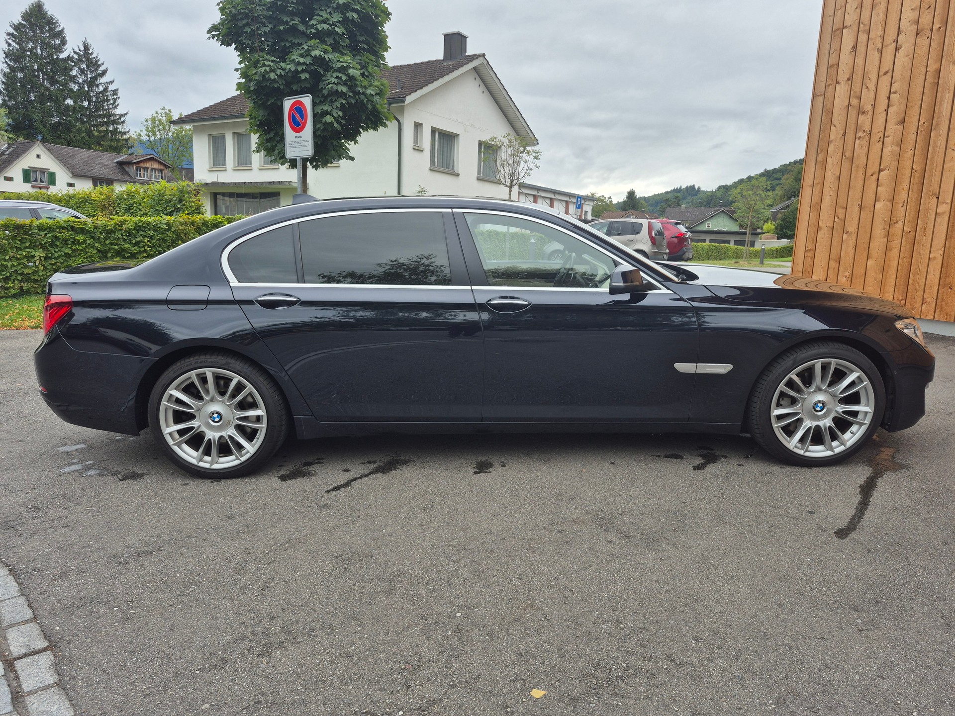 BMW 750Li xDrive-image-3