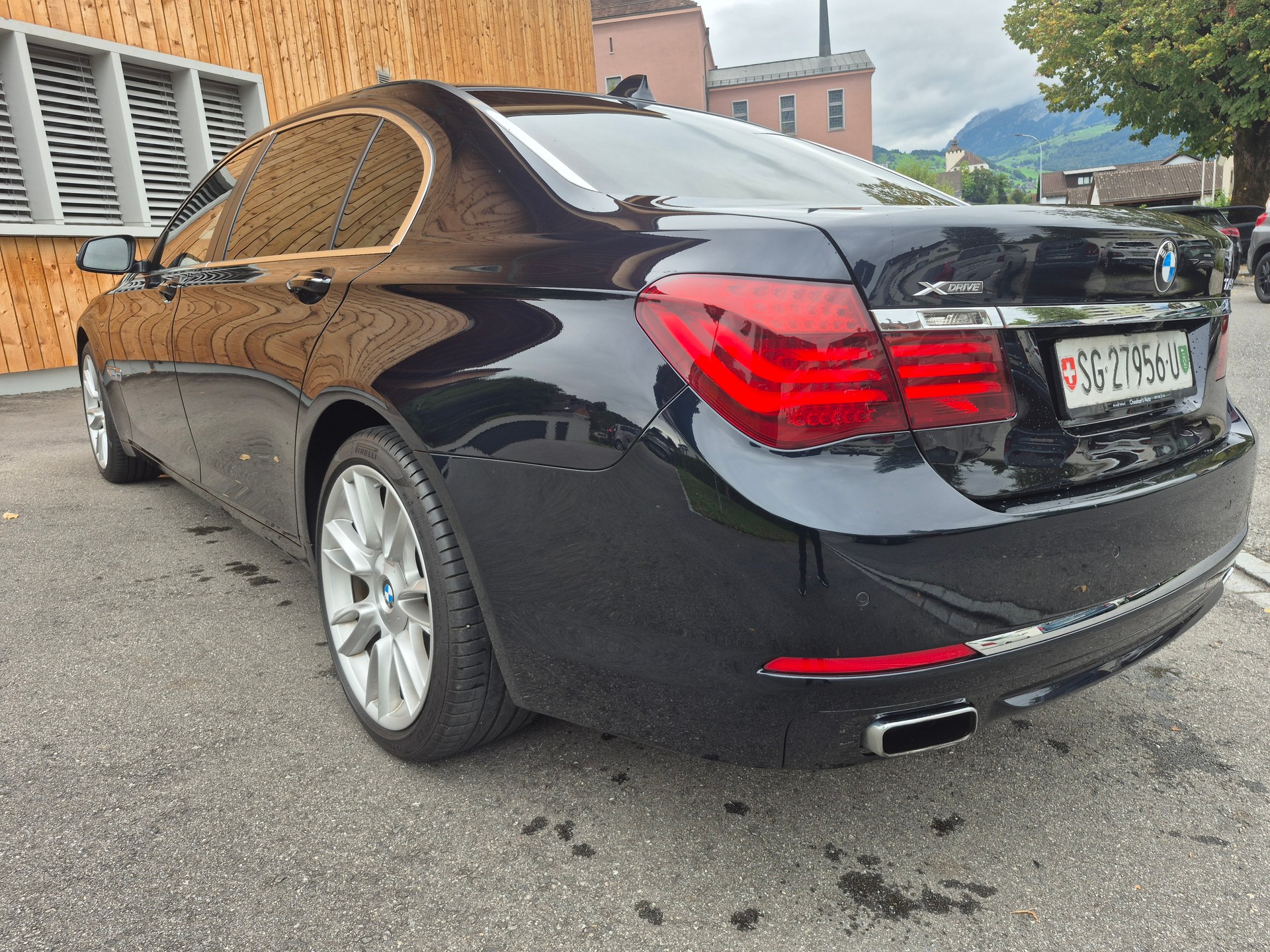 BMW 750Li xDrive-image-7