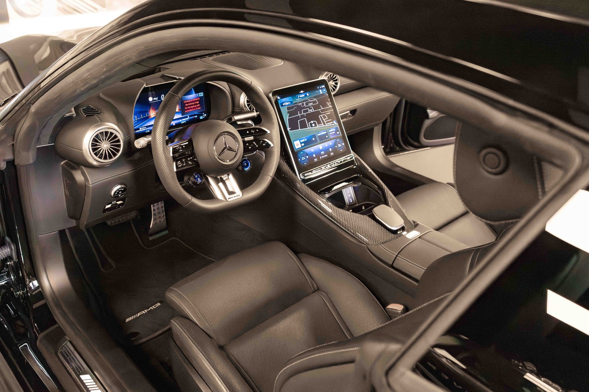MERCEDES-BENZ AMG GT 63 4Matic+ Executive Edition-image-8