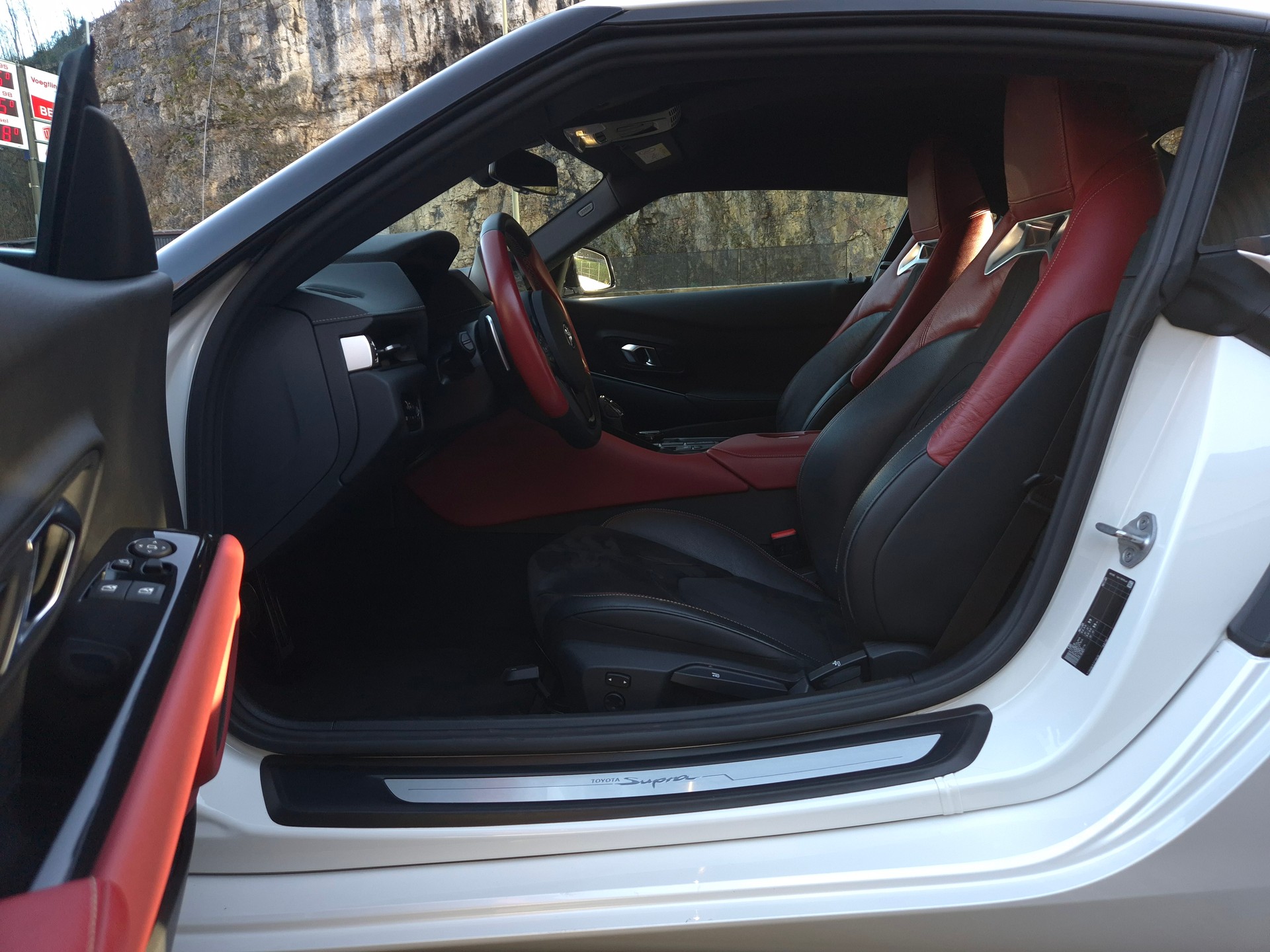 TOYOTA Supra GR 2.0i Turbo Sport Automat 8-image-15