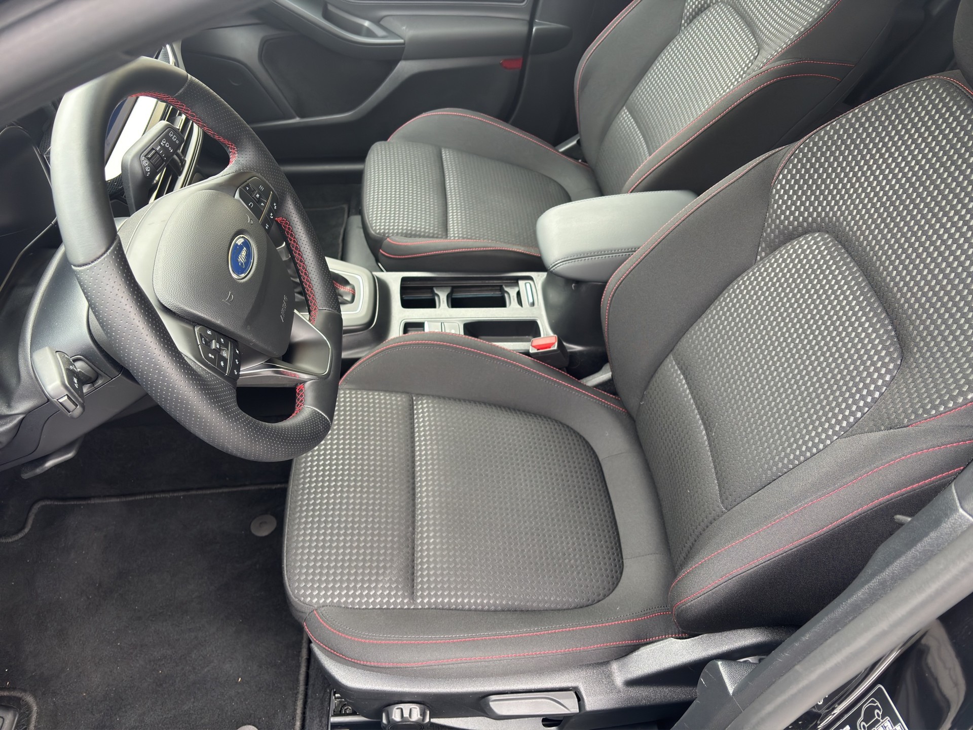 FORD Focus 1.0 MHEV ST-Line Automat-image-8