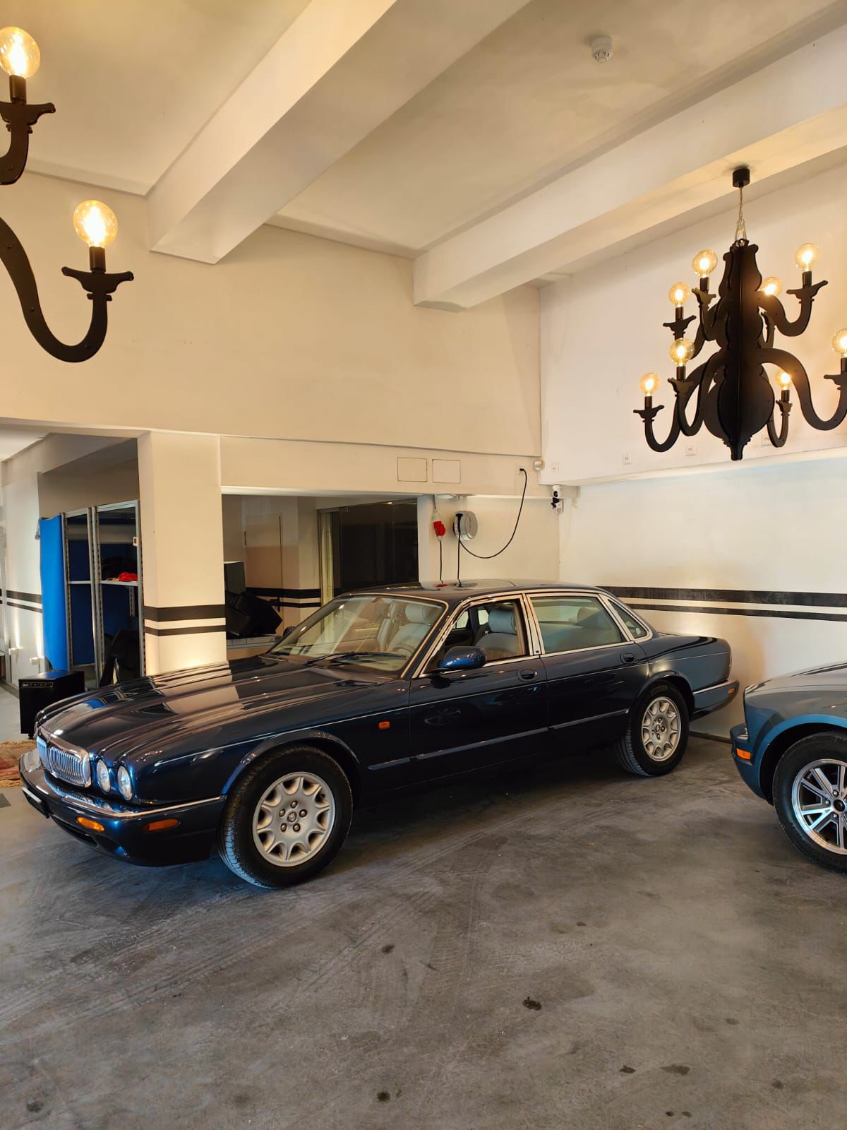 JAGUAR XJ 4.0 V8 Sovereign-image-1