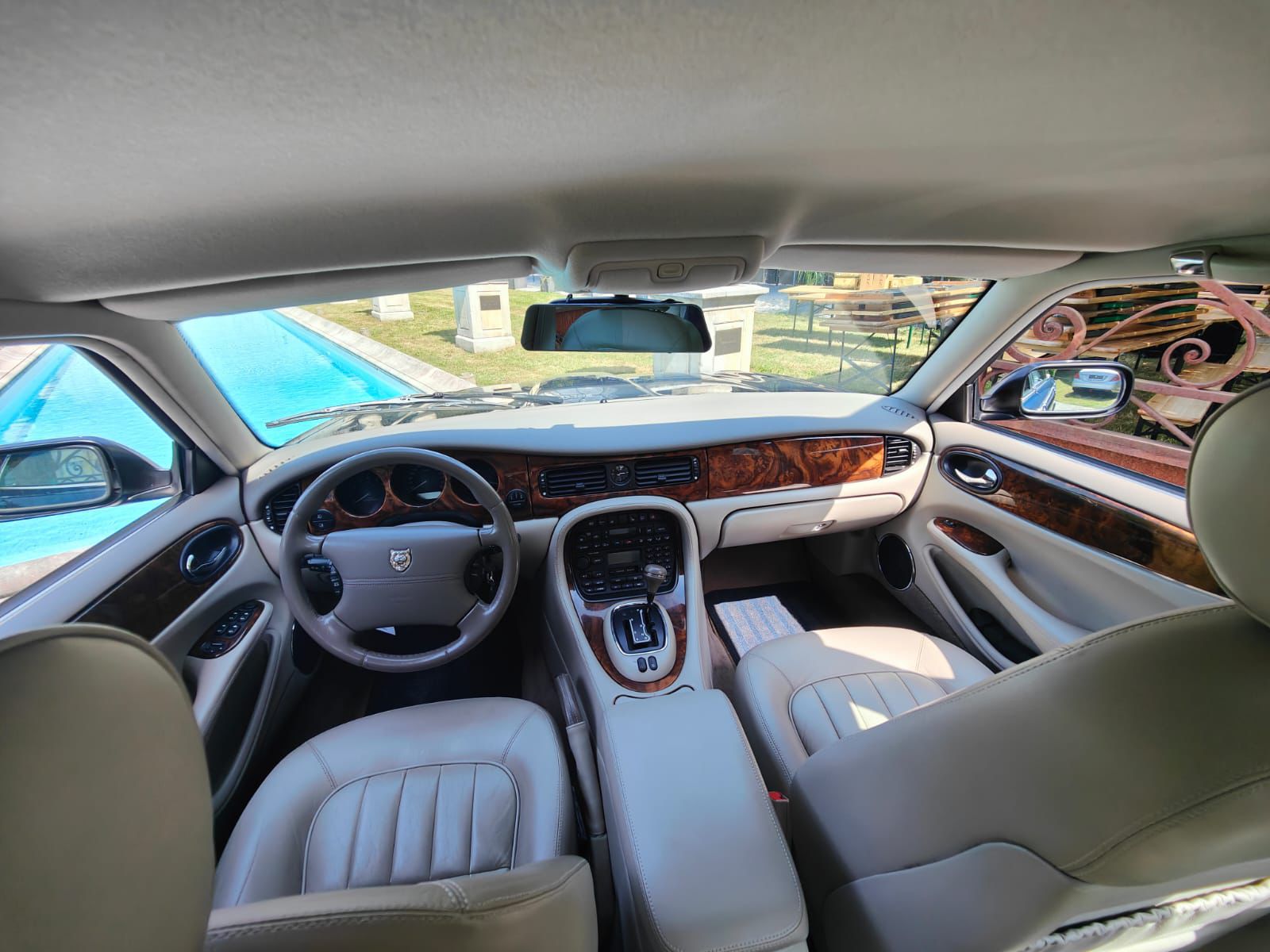 JAGUAR XJ 4.0 V8 Sovereign-image-3
