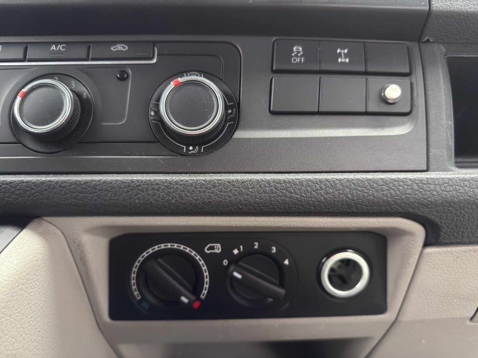 VW T6 2.0 Bi-TDI 4Motion DSG-image-22