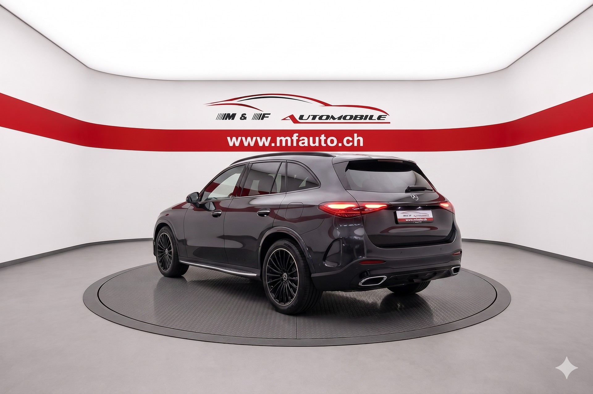 MERCEDES-BENZ GLC 300 de AMG Line 4matic CH FAHRZEUG 8 FACHBEREIFT-showroom-element-3