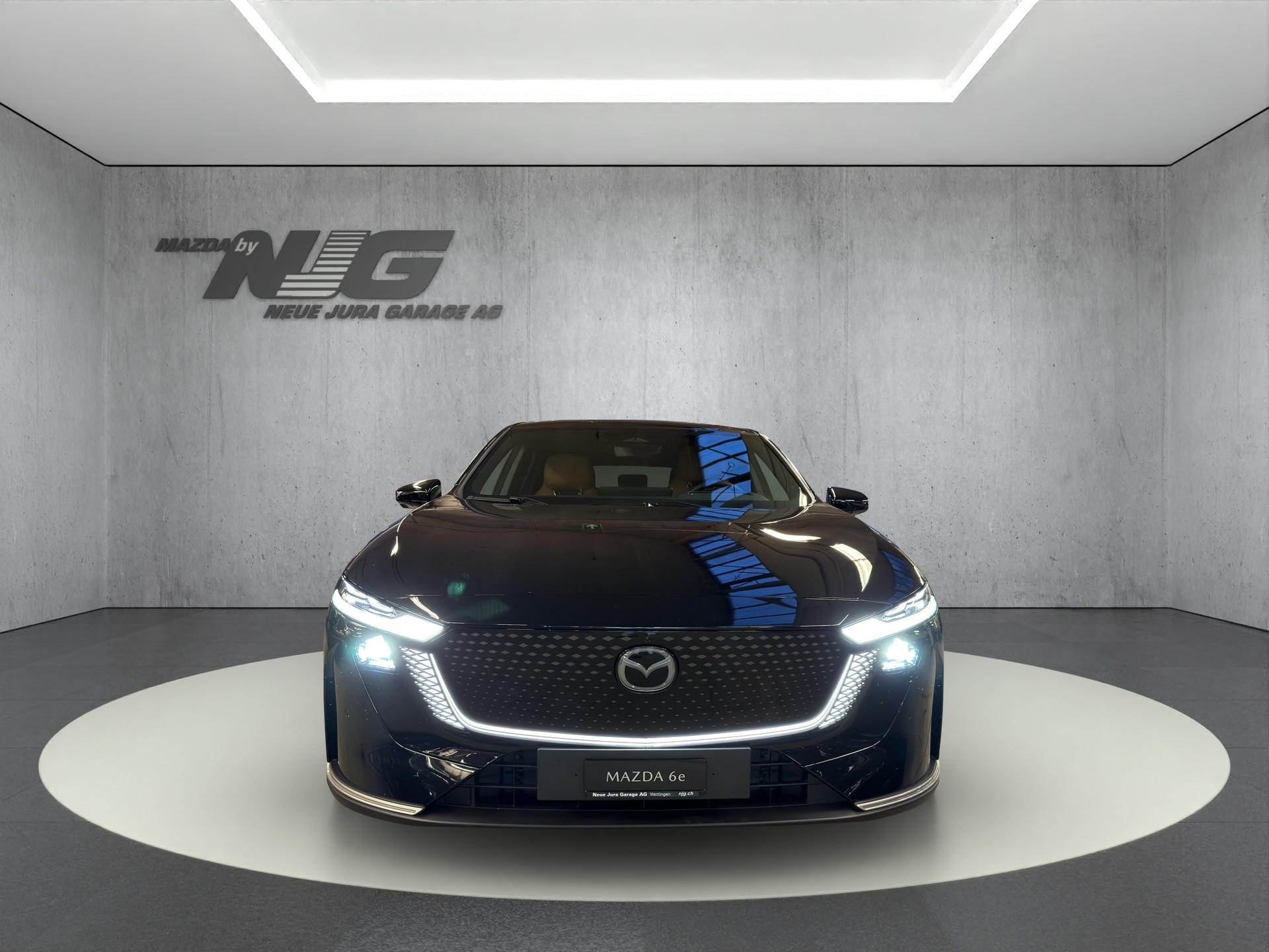 MAZDA 6e 258 69kWh Takumi Plus-showroom-element-1