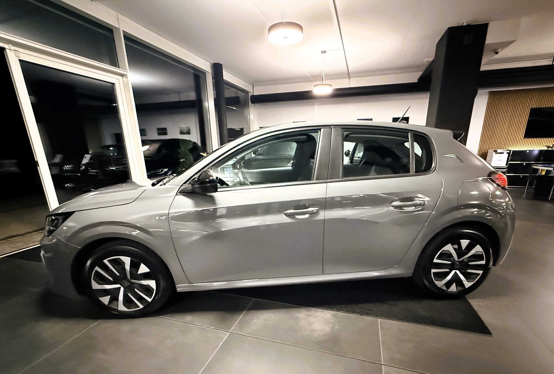 PEUGEOT 208 1.2 Active-showroom-element-3