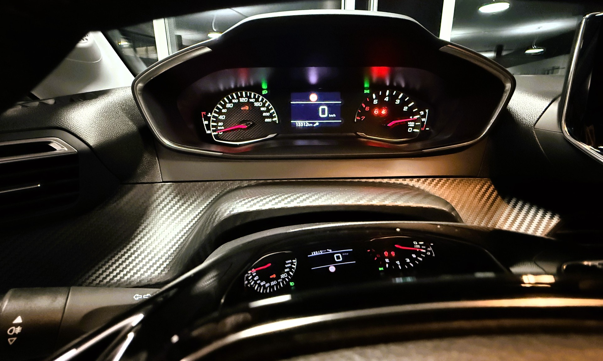 PEUGEOT 208 1.2 Active-image-17