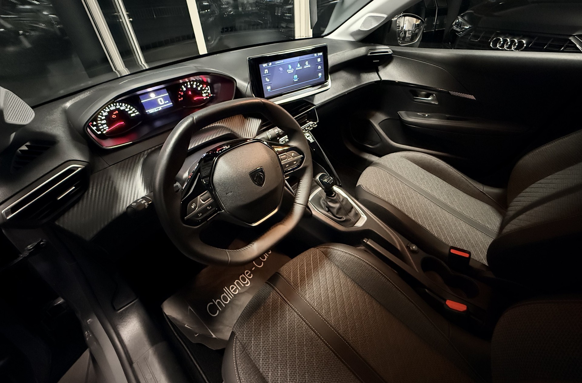 PEUGEOT 208 1.2 Active-image-20