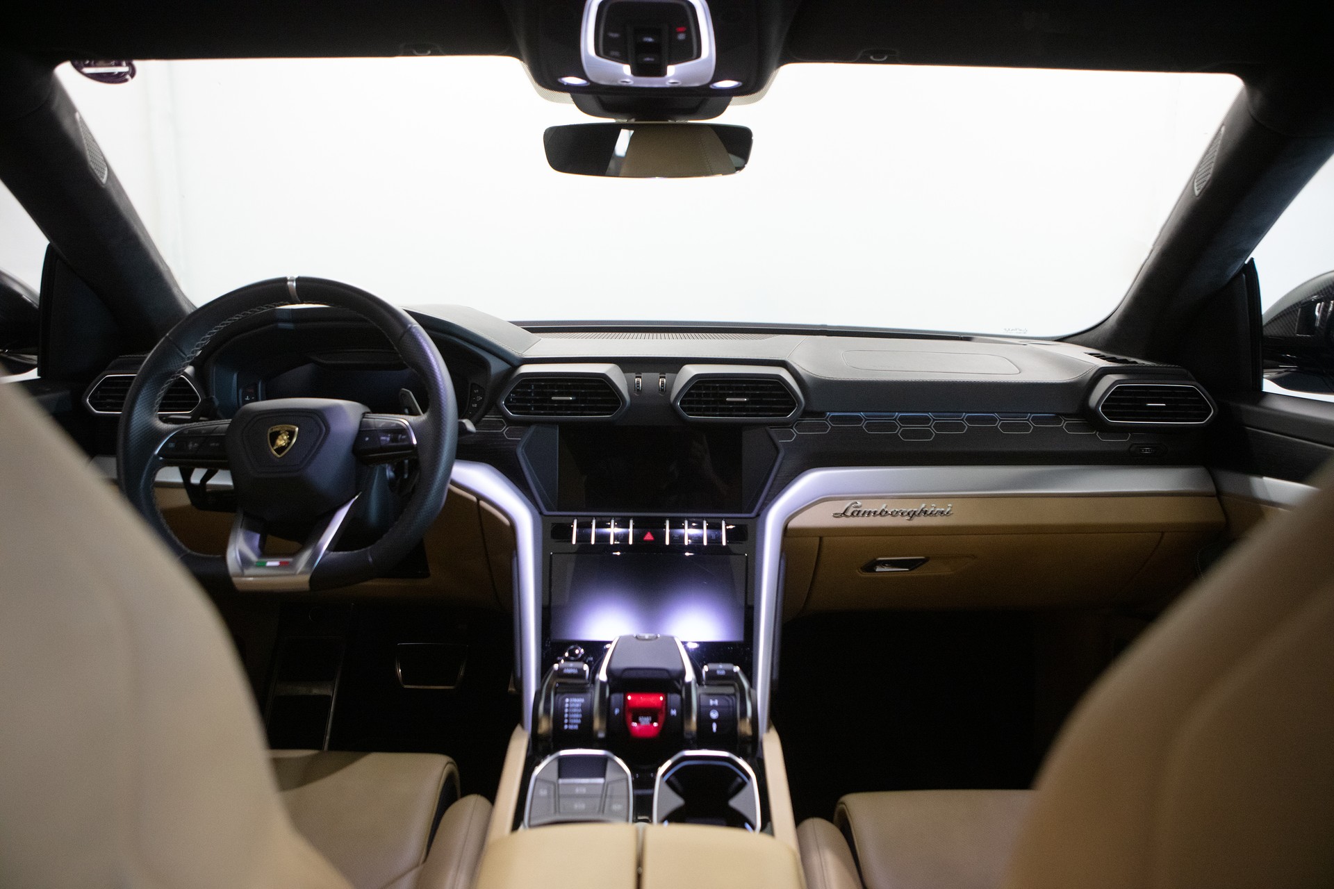 LAMBORGHINI Urus E-Gear-image-6