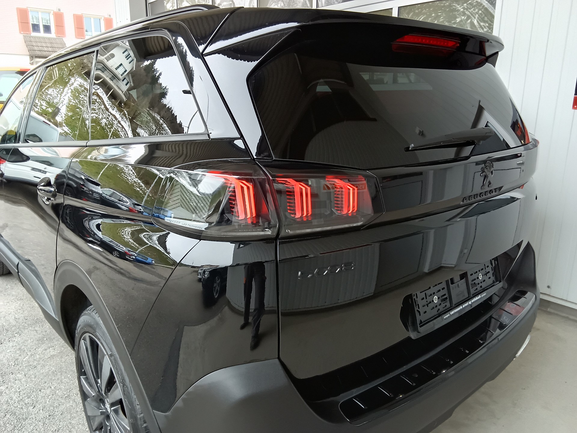 PEUGEOT 5008 1.5 BlueHDi GT EAT8-image-4