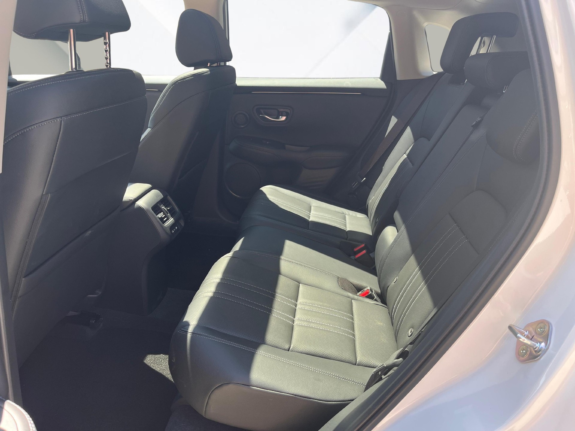 HONDA ZR-V 2.0 i-MMD Advance - mit Aktionsleasing 1.9% und 8 Jahren Garantie!-image-11
