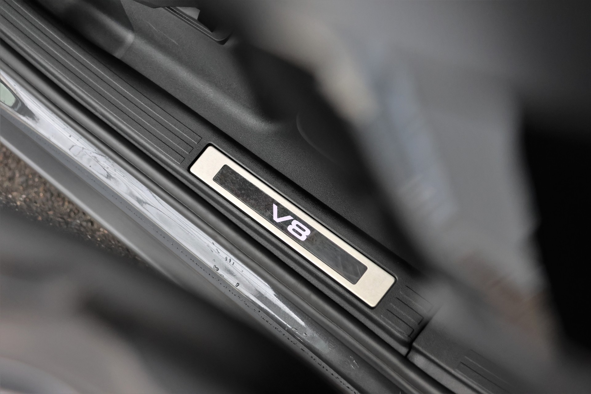 LAND ROVER Defender 110 525 V8 5.0 Carpathian Edition AT8 "StormGrey" 3'500KG AHK-image-21