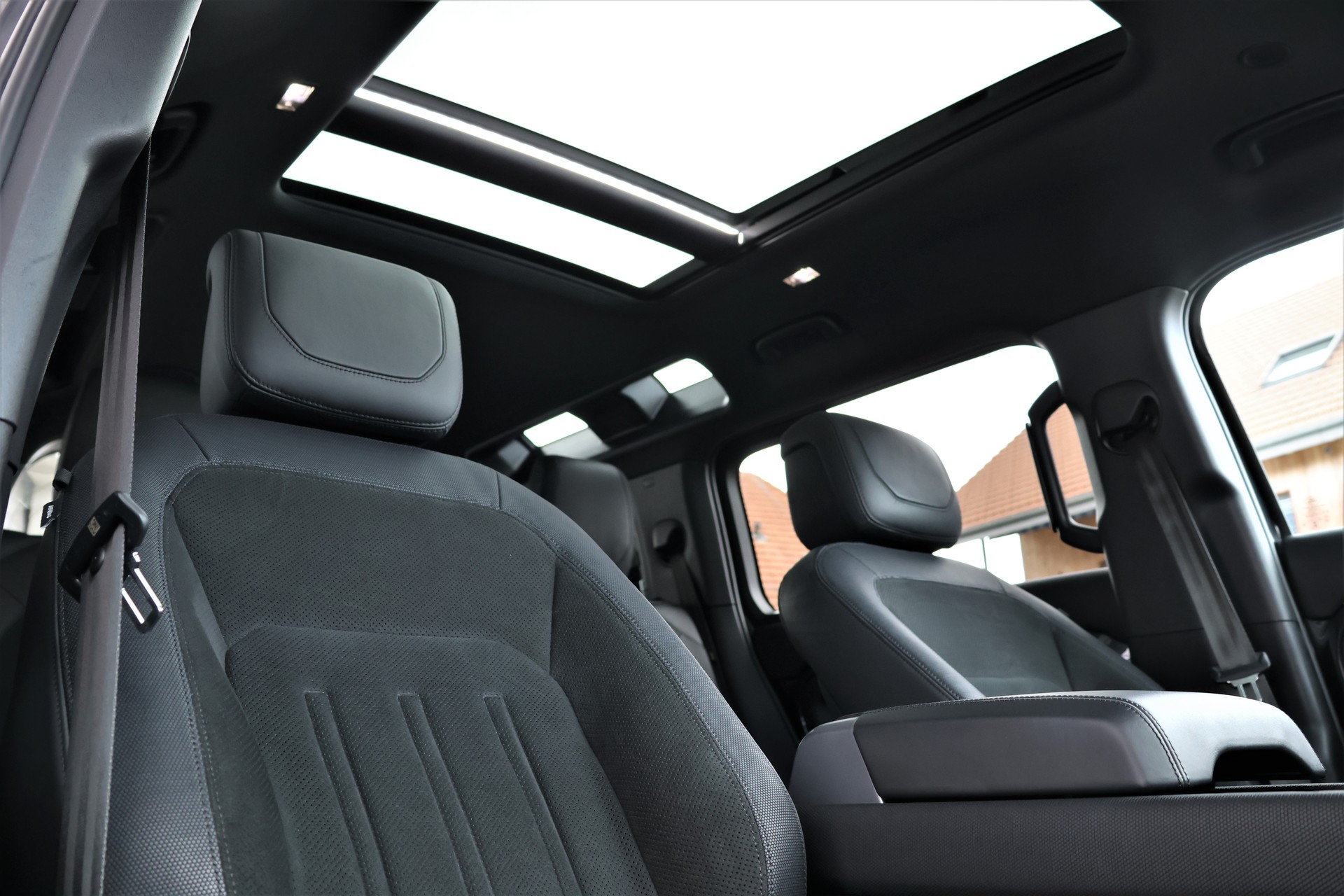 LAND ROVER Defender 110 525 V8 5.0 Carpathian Edition AT8 "StormGrey" 3'500KG AHK-image-20