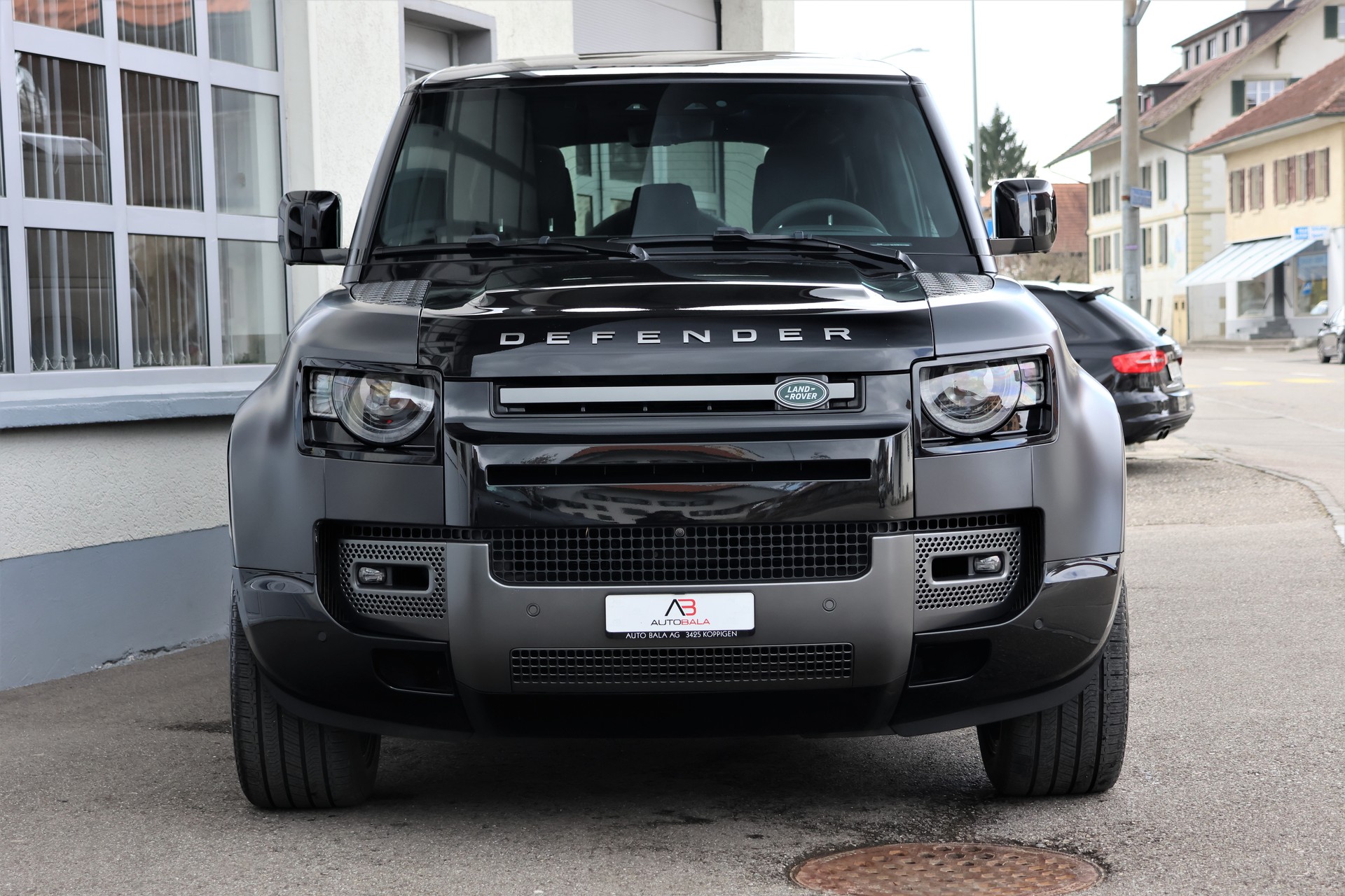 LAND ROVER Defender 110 525 V8 5.0 Carpathian Edition AT8 "StormGrey" 3'500KG AHK-showroom-element-1
