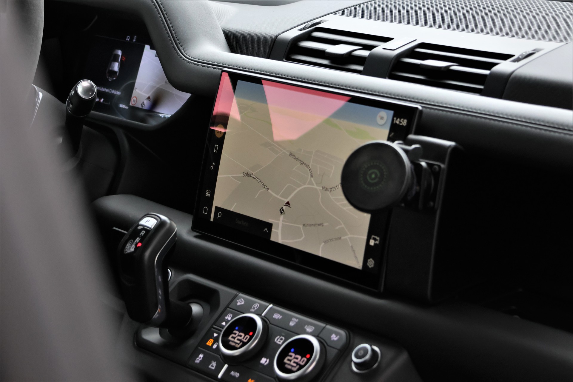LAND ROVER Defender 110 525 V8 5.0 Carpathian Edition AT8 "StormGrey" 3'500KG AHK-image-19