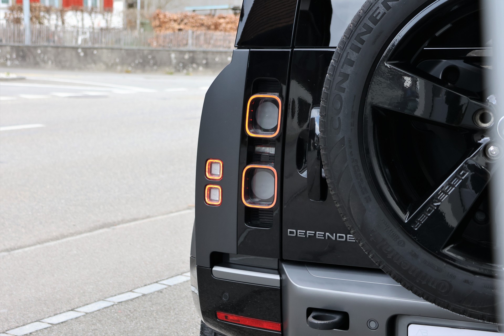 LAND ROVER Defender 110 525 V8 5.0 Carpathian Edition AT8 "StormGrey" 3'500KG AHK-image-6