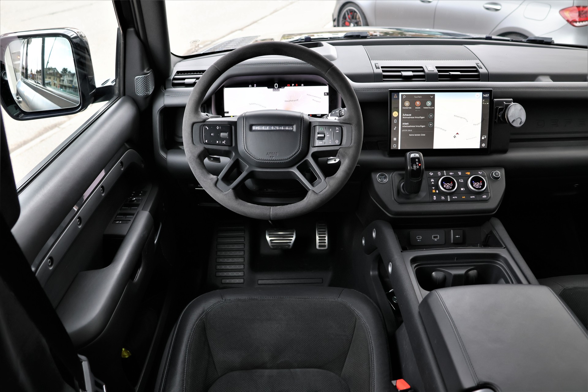 LAND ROVER Defender 110 525 V8 5.0 Carpathian Edition AT8 "StormGrey" 3'500KG AHK-image-15