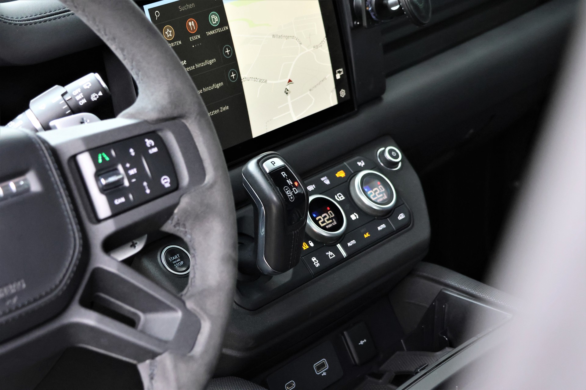 LAND ROVER Defender 110 525 V8 5.0 Carpathian Edition AT8 "StormGrey" 3'500KG AHK-image-11