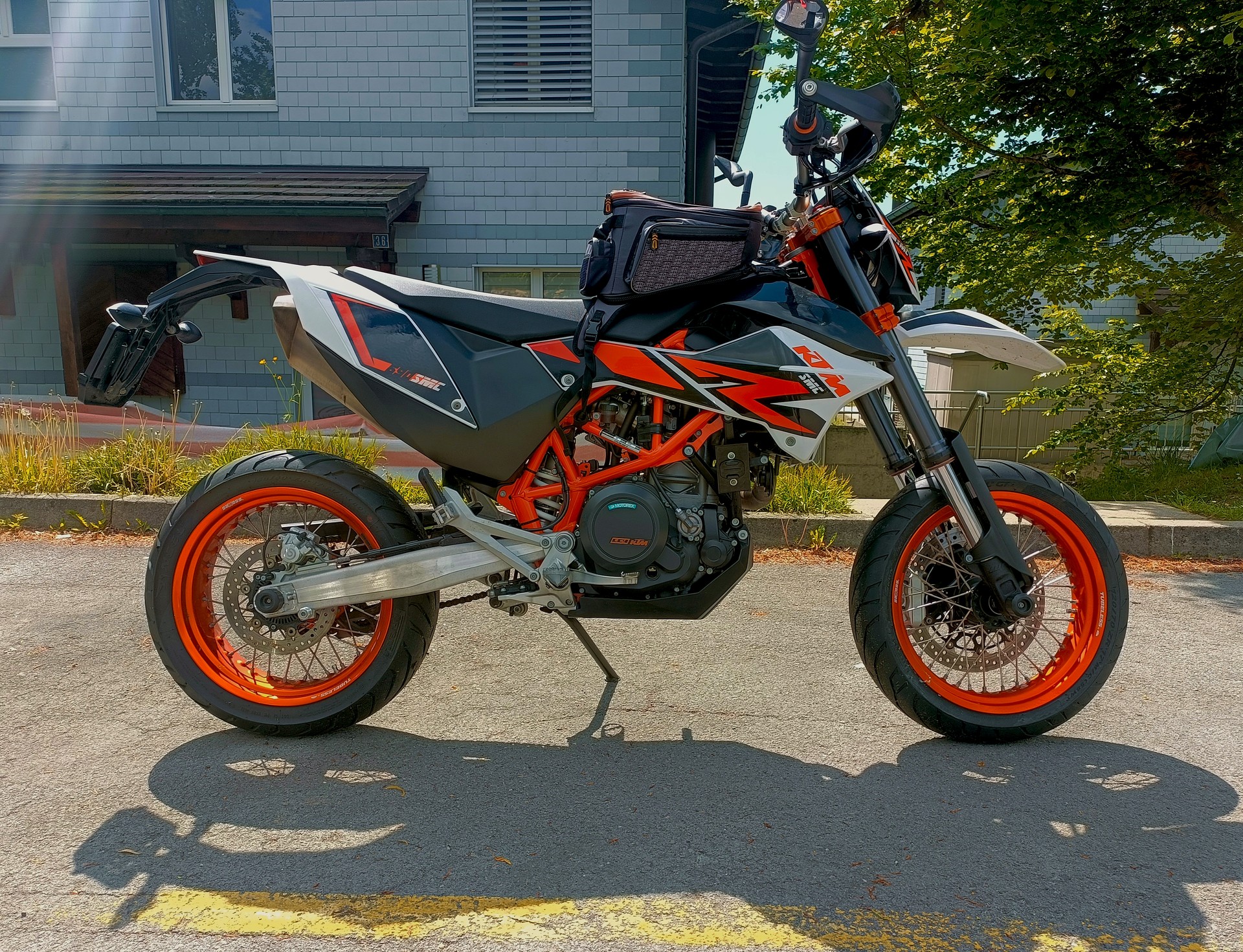KTM 690 SMC R-image-0