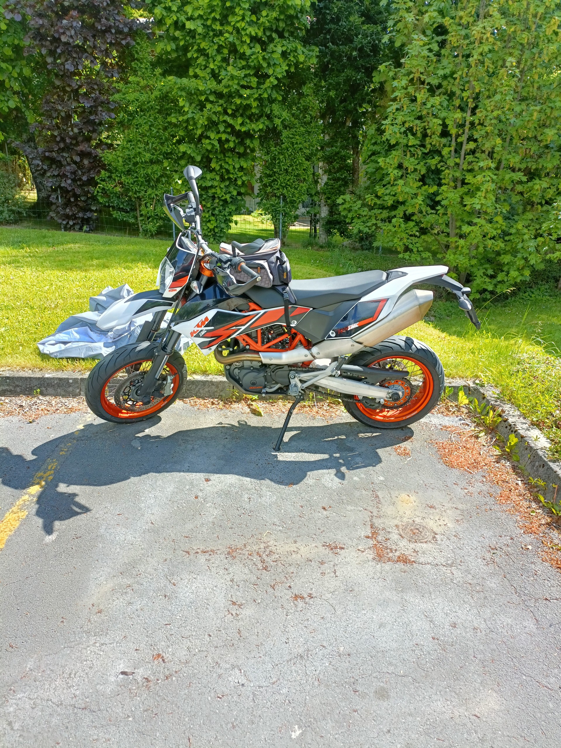 KTM 690 SMC R-image-3