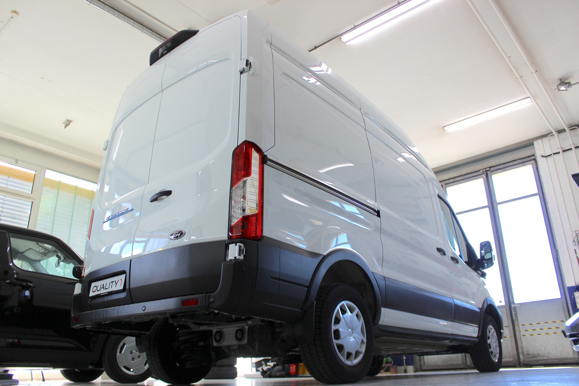 FORD E-Transit Van 350 L2 H3 Trend RWD 68kWh 💥 TOP Ausstattung 💥 Lieferung möglich-image-5